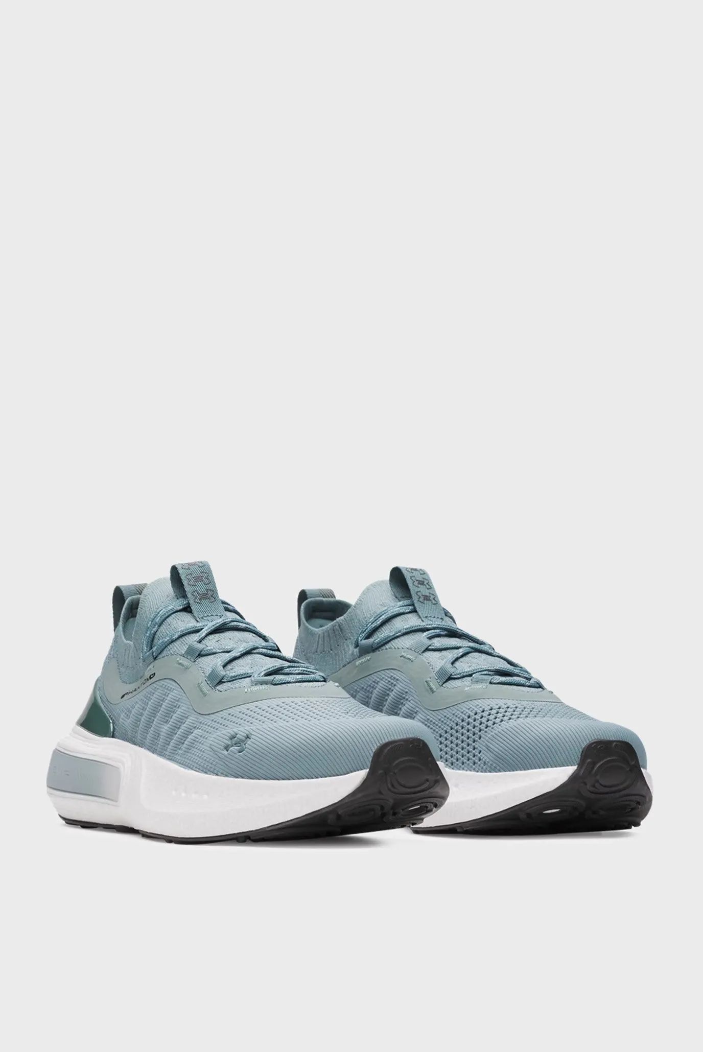 Krossovka UA Phantom 4 Chrome 2