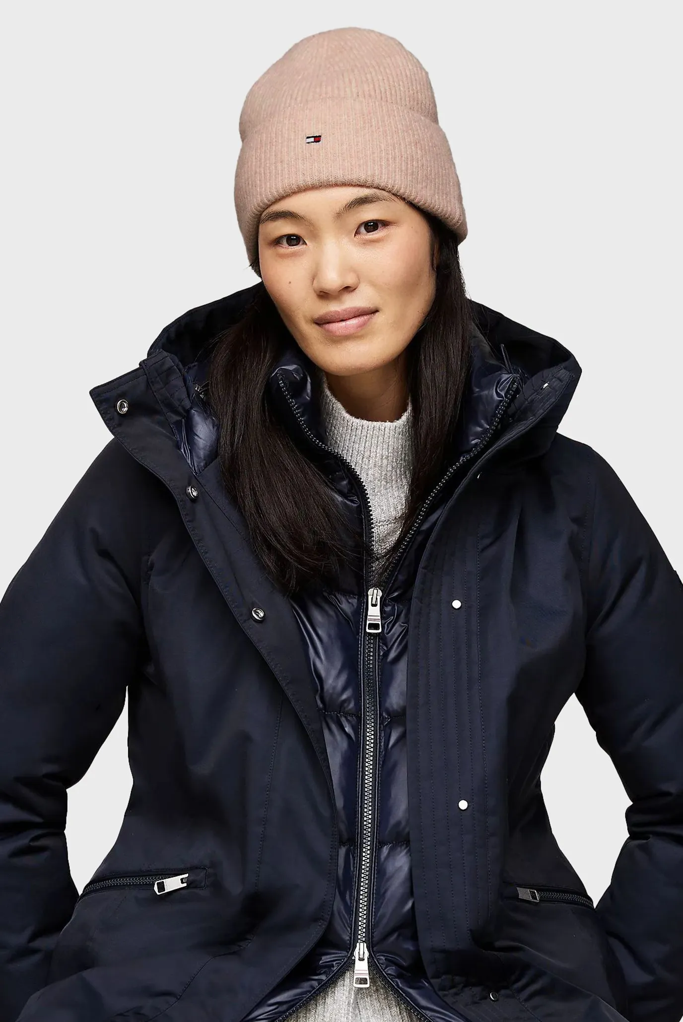 Шапка ESSENTIAL FLAG FUZZY BEANIE 2