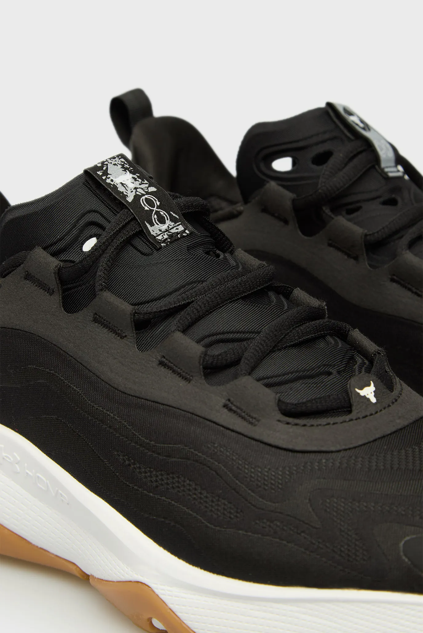 Krossovka UA Project Rock 8 2