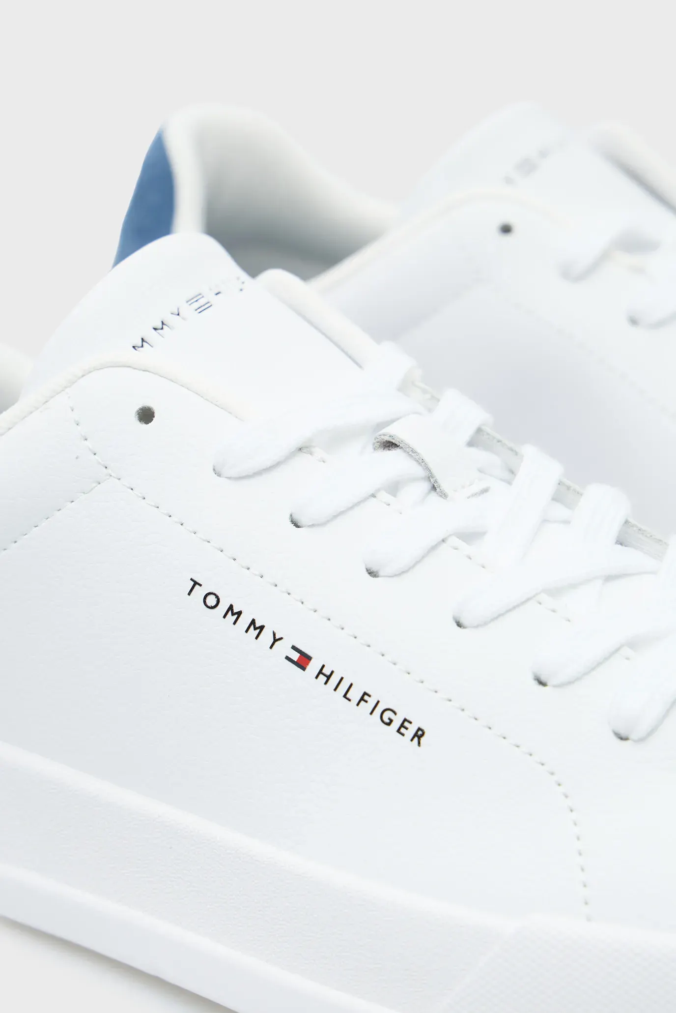 Krossovka/TH COURT LTH DETAIL ESS 2