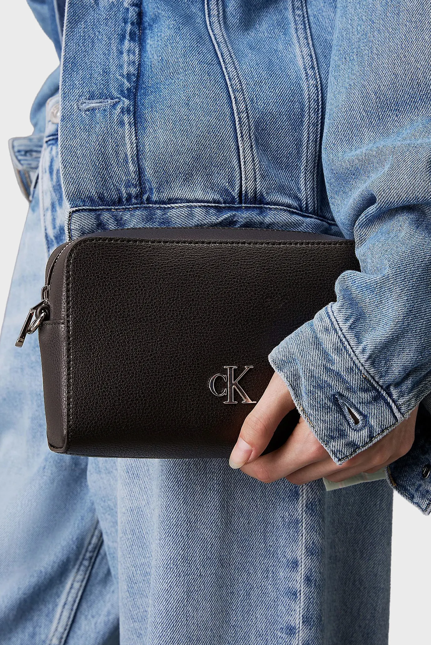 Sumka MINIMAL MONOGRAM CAMERA BAG 20 4