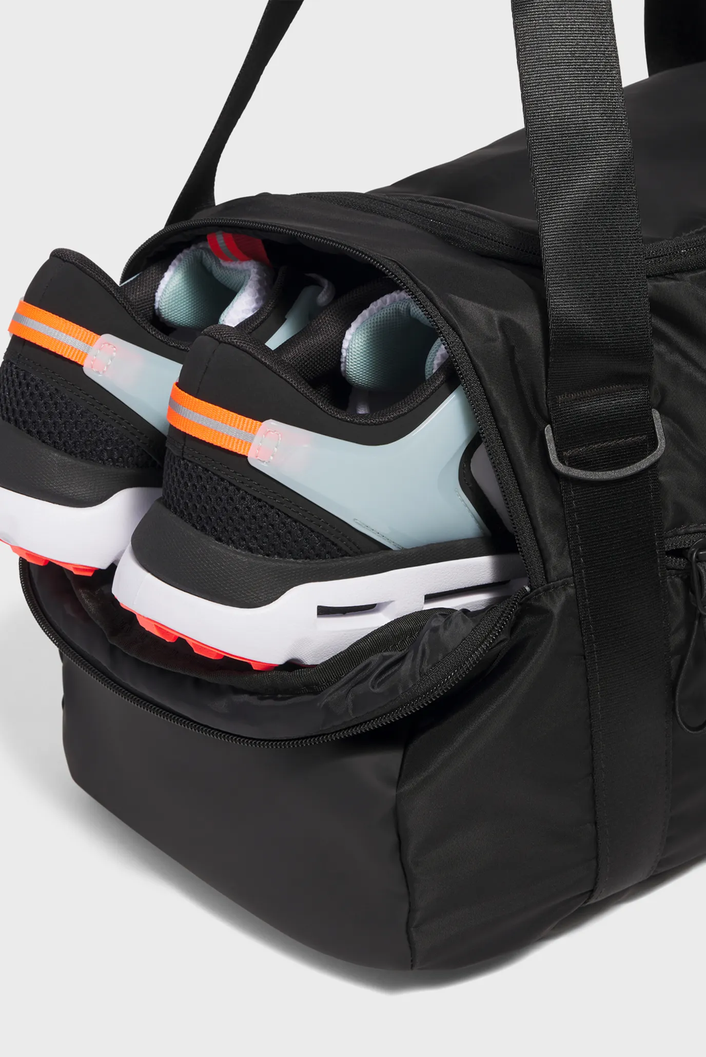 Сумка UA Studio Duffle BP 4