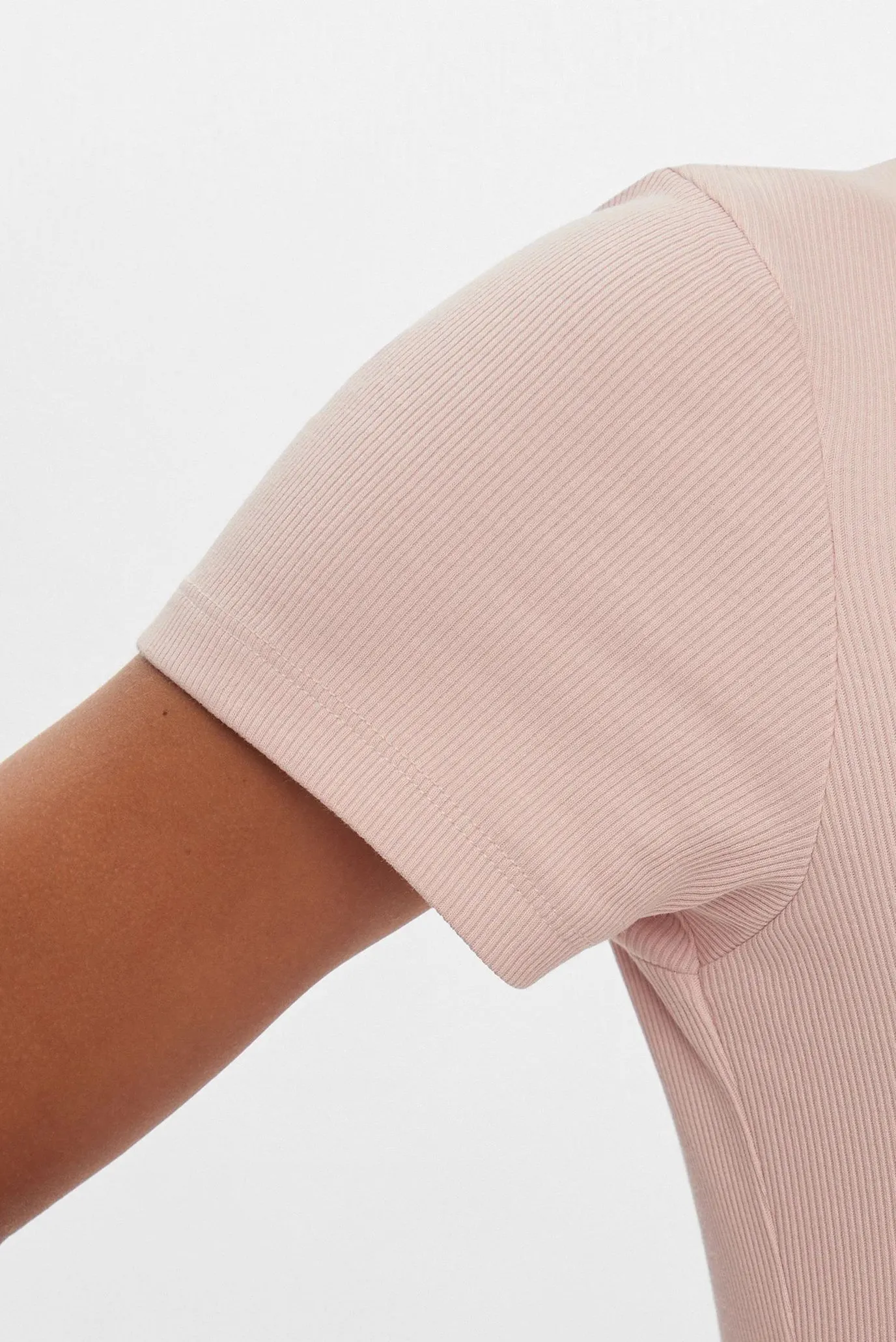 Futbolka WOVEN LABEL RIB SLIM TEE 5