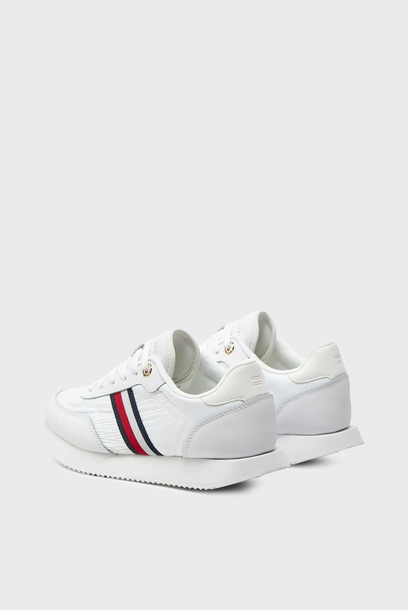 Krossovka ESSENTIAL RUNNER GLOBAL STRIPES 5