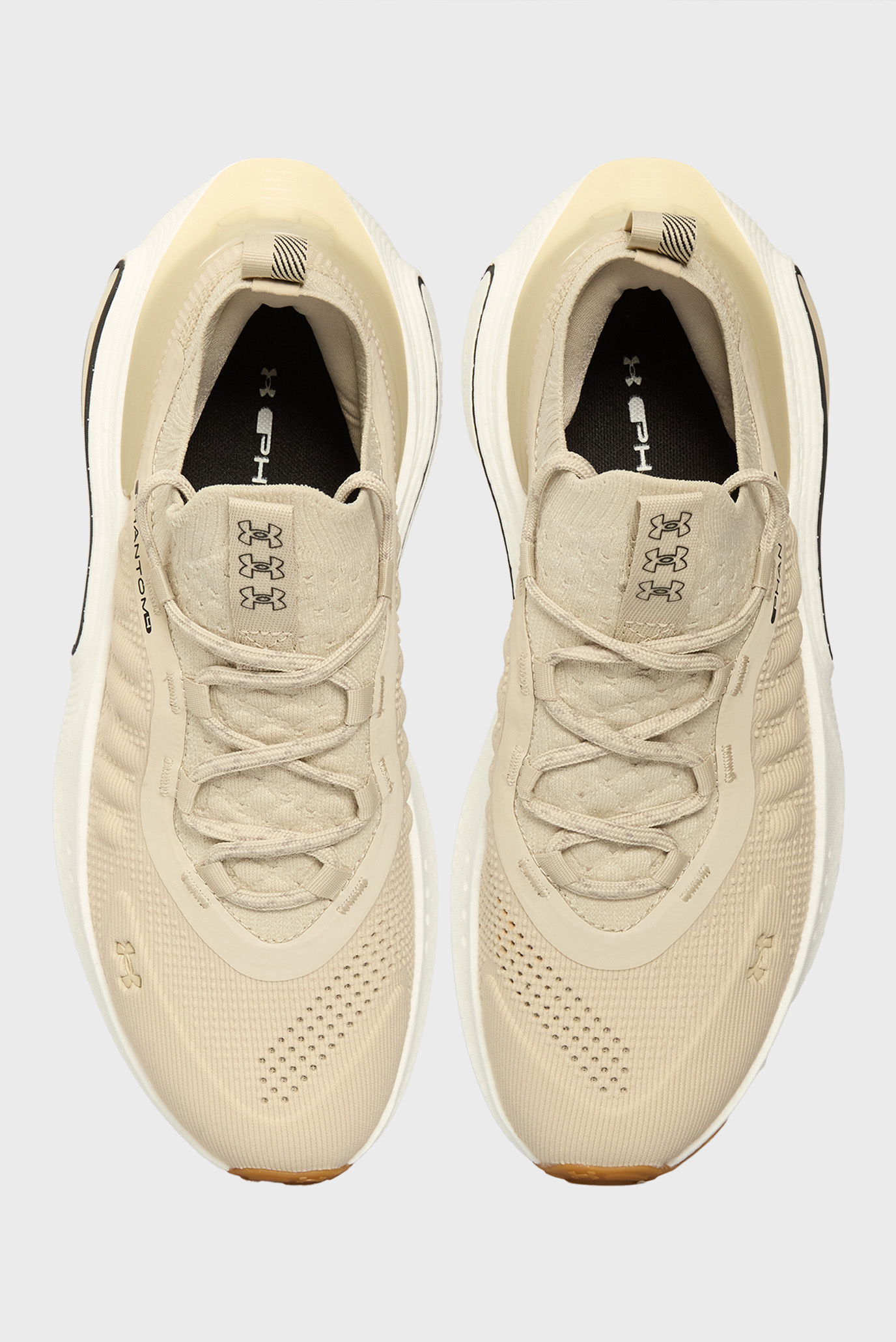 Krossovka UA Phantom 4 4