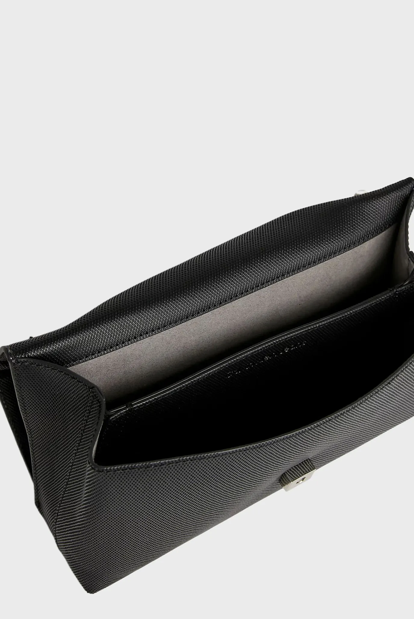 Sumka MINIMAL MONOGRAM EW FLAP CH25 T 3