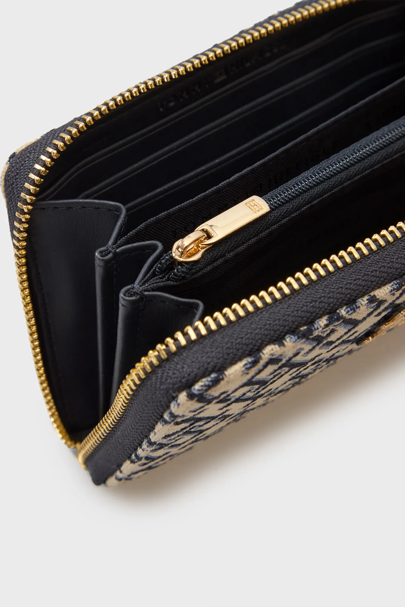 Кошелек TH JACQUARD MED ZA 2