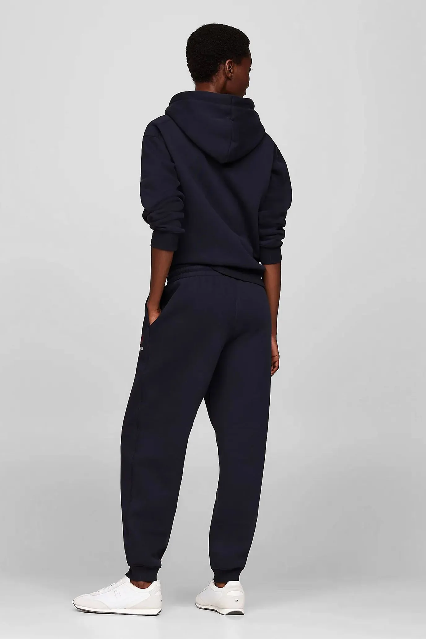 Штаны REG VARSITY CREST SWEATPANTS 3