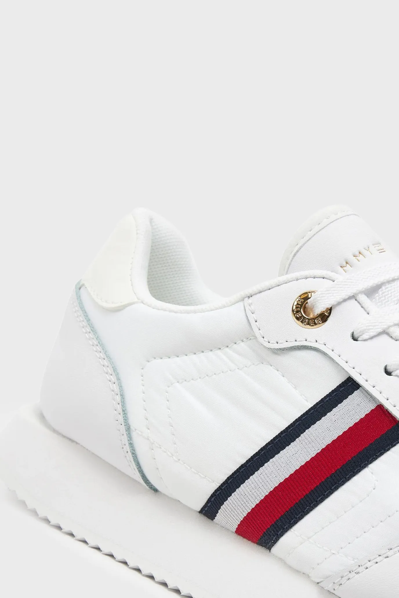 Krossovka ESSENTIAL RUNNER GLOBAL STRIPES 2