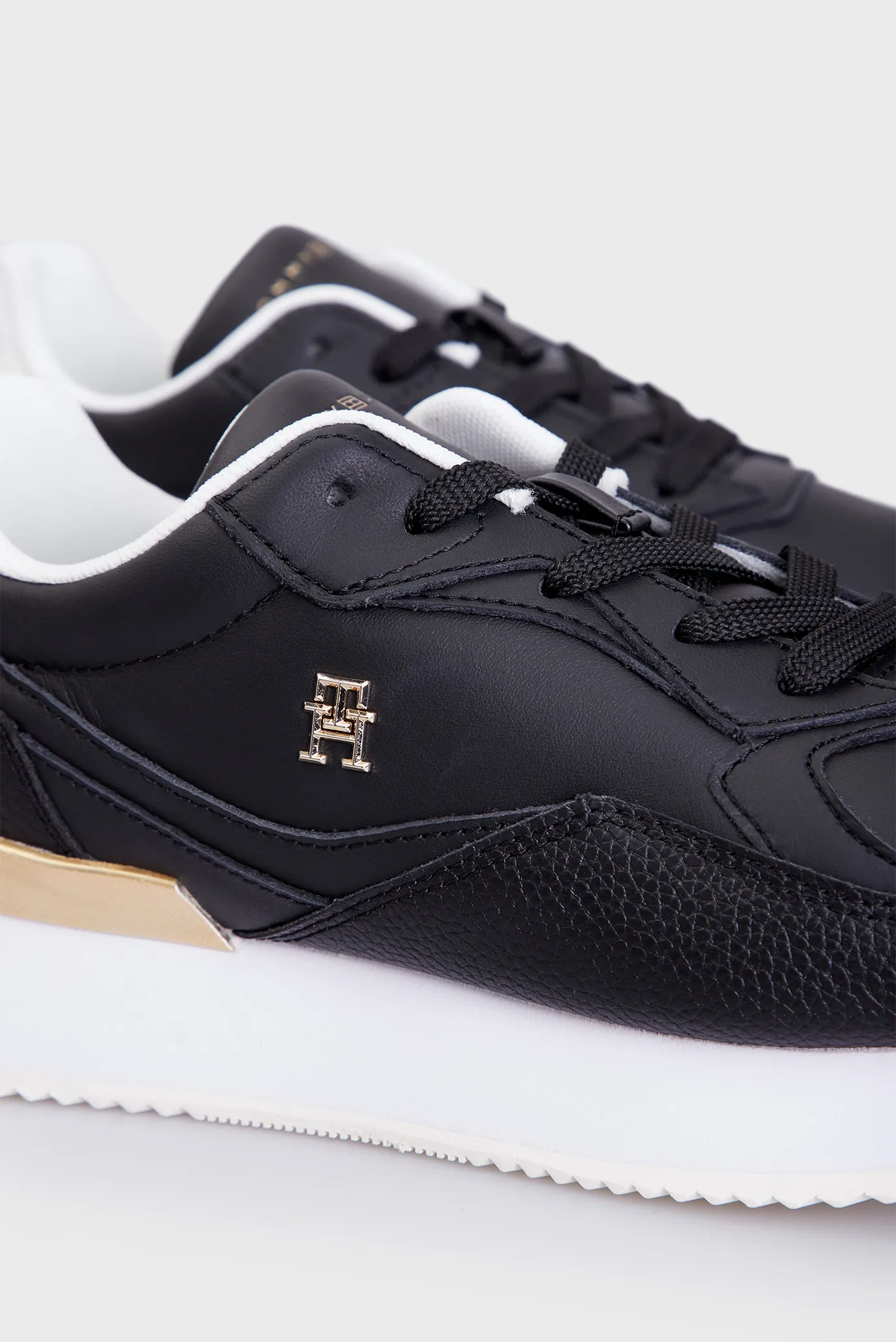 Krossovka CHIC CHUNKY RUNNER 2