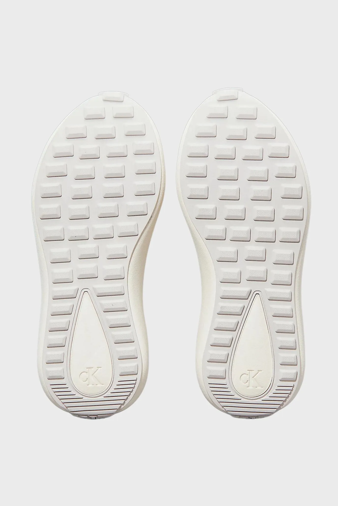 Krossovka ATHLEISURE RUNNER LACEUP NT 6