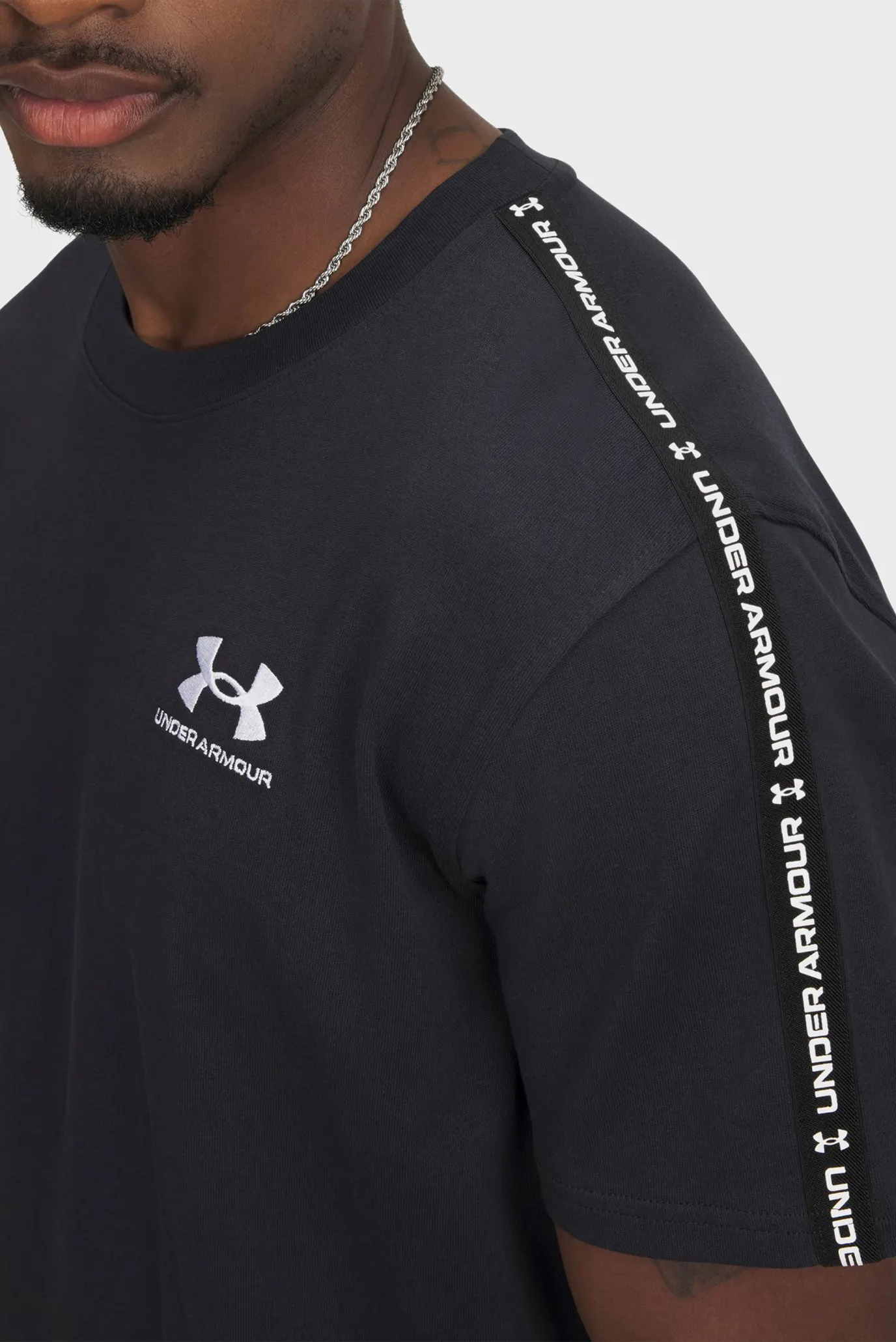 Futbolka UA Icon HWT Tee Taping 3