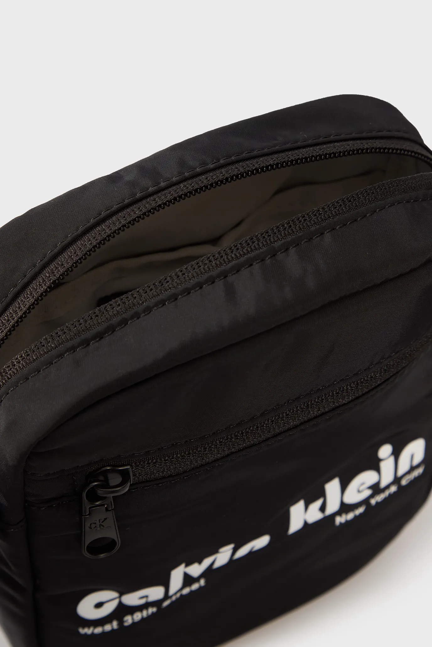 Сумка CKJ GRAPHIC CK REPORTER 2