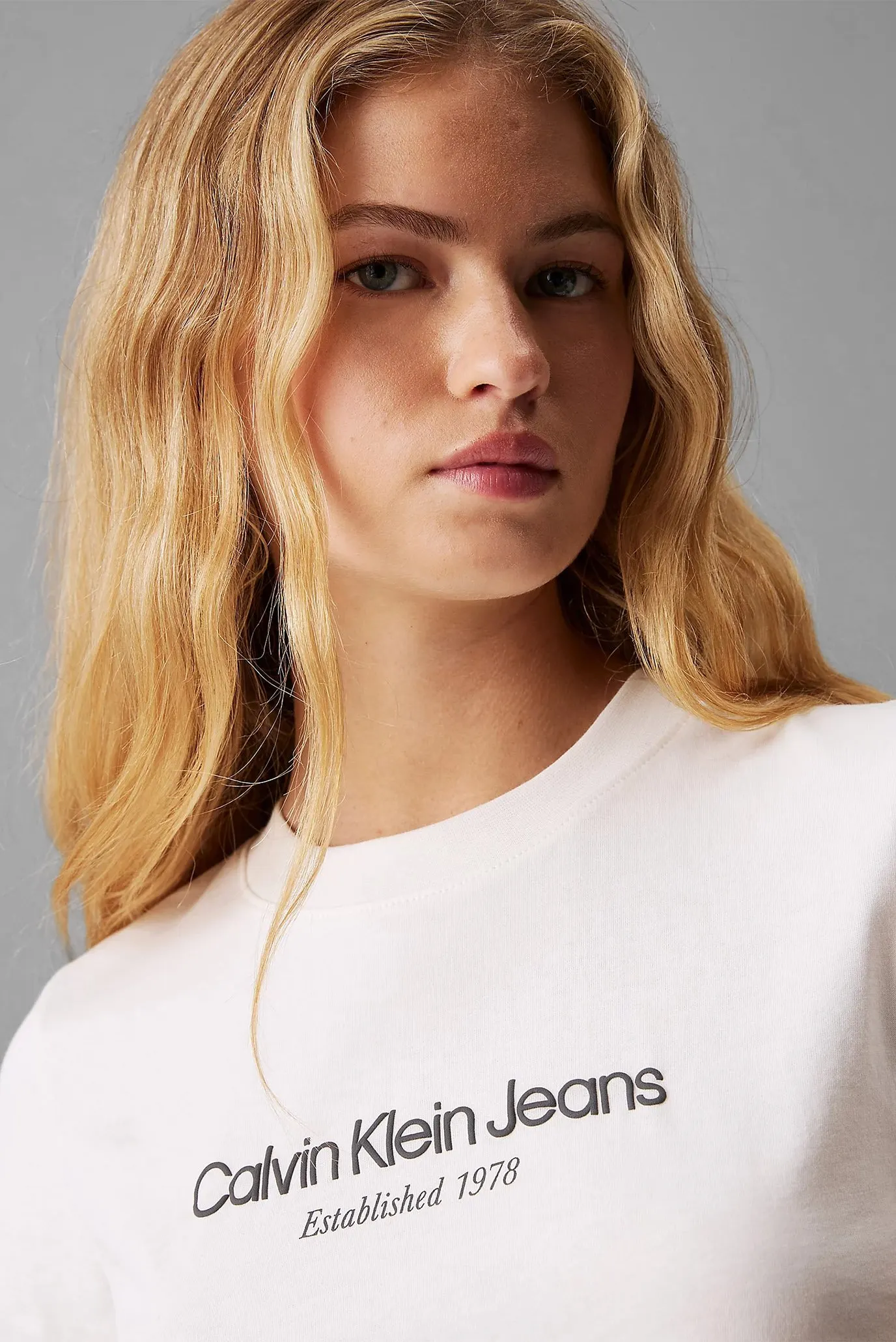 Футболка INSTITUTIONAL GRAPHIC BABY TEE 4