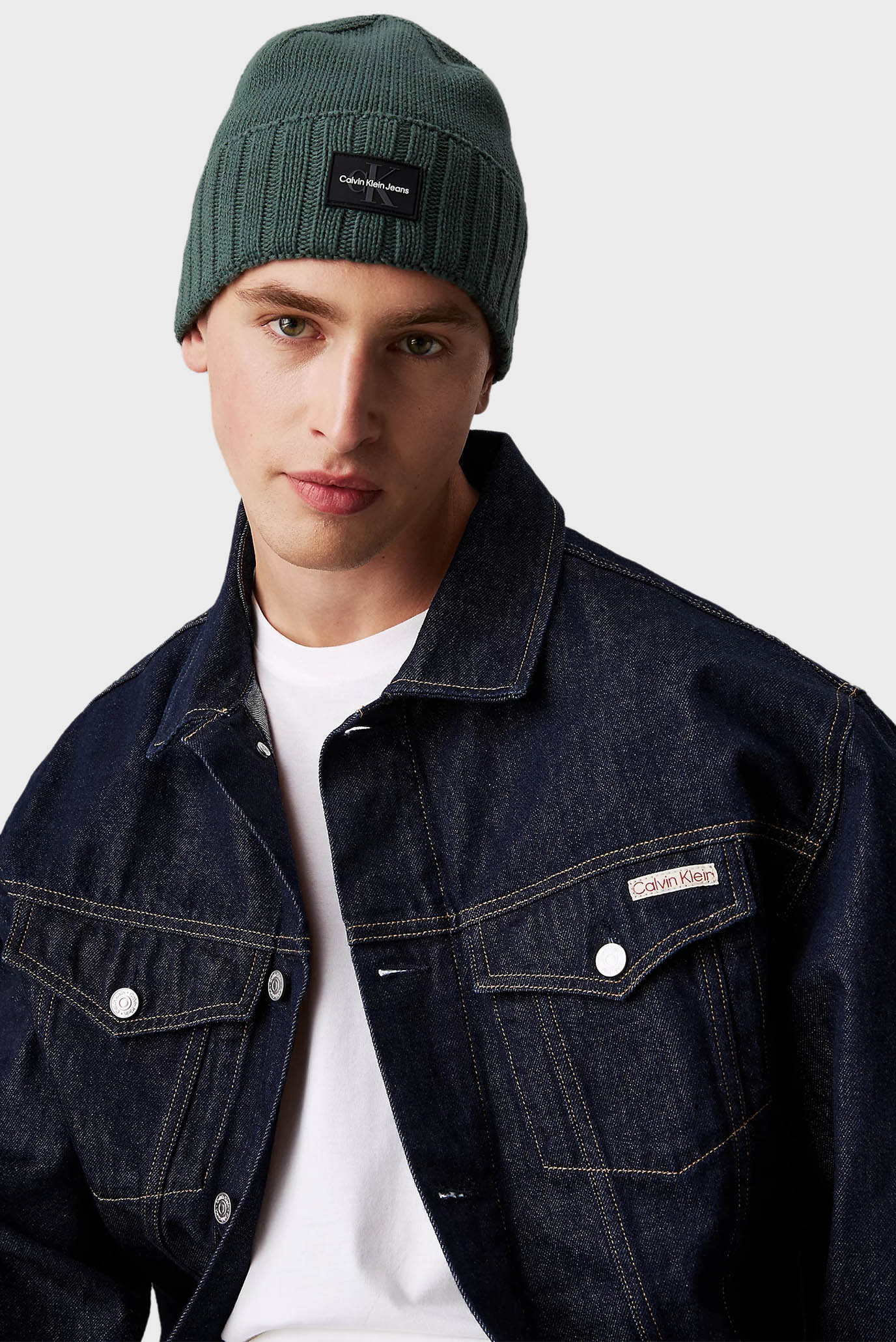 Shapka MONO LOGO PATCH BEANIE RUBCalvin Klein Jeans Shapka MONO LOGO PATCH BEANIE RUB 2