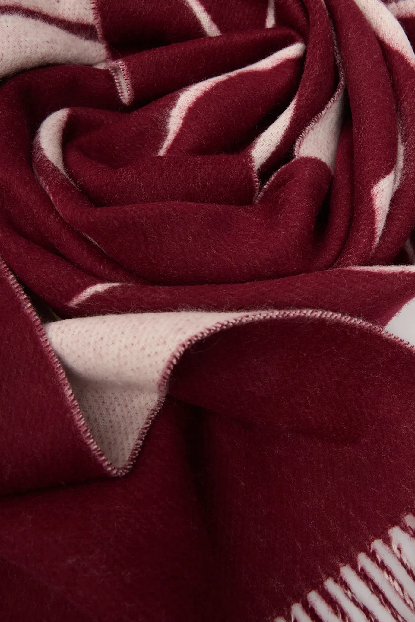 Шарф TOMMY SCRIPT LOGO SCARF 3