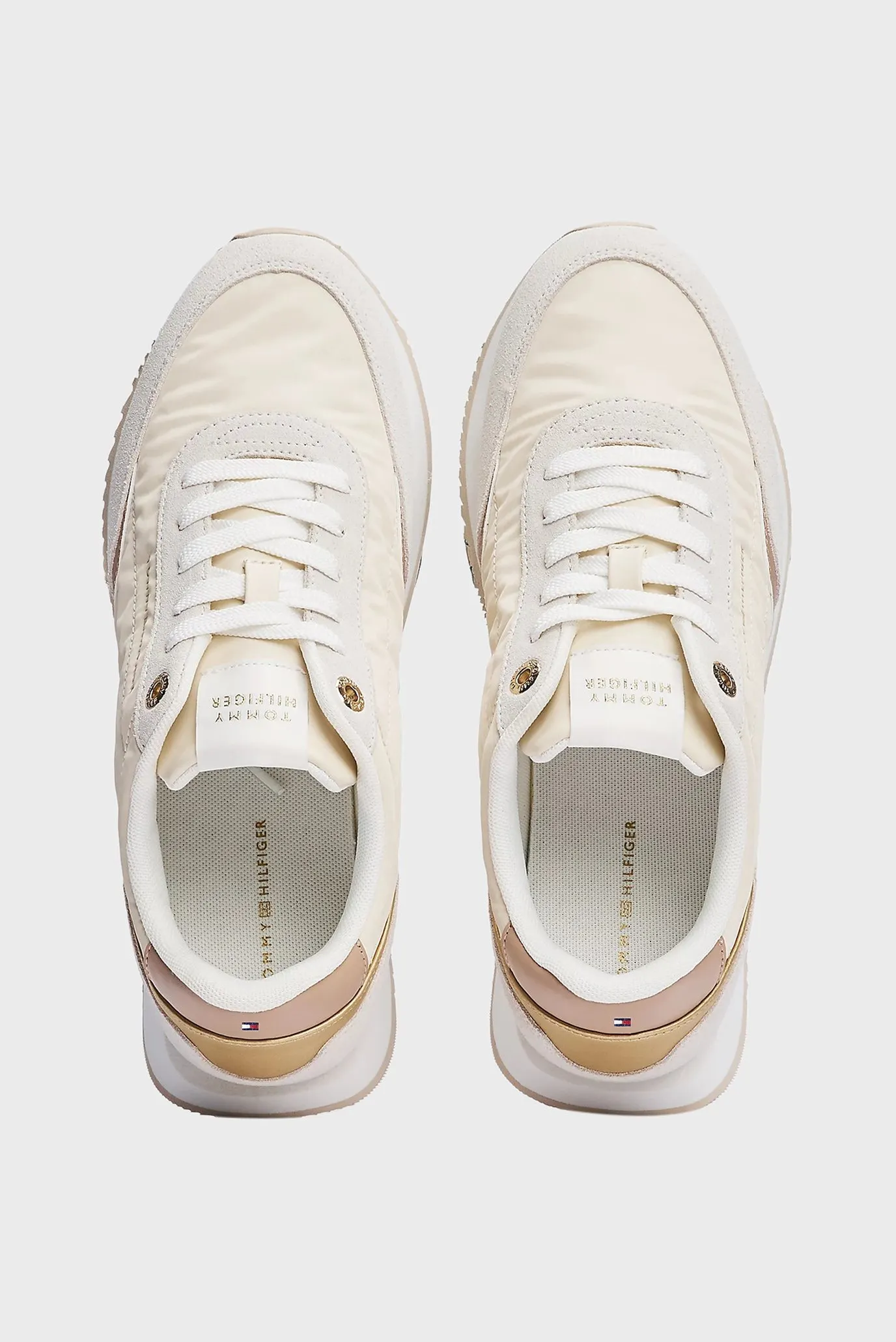 Krossovka ESSENTIAL RUNNER 4