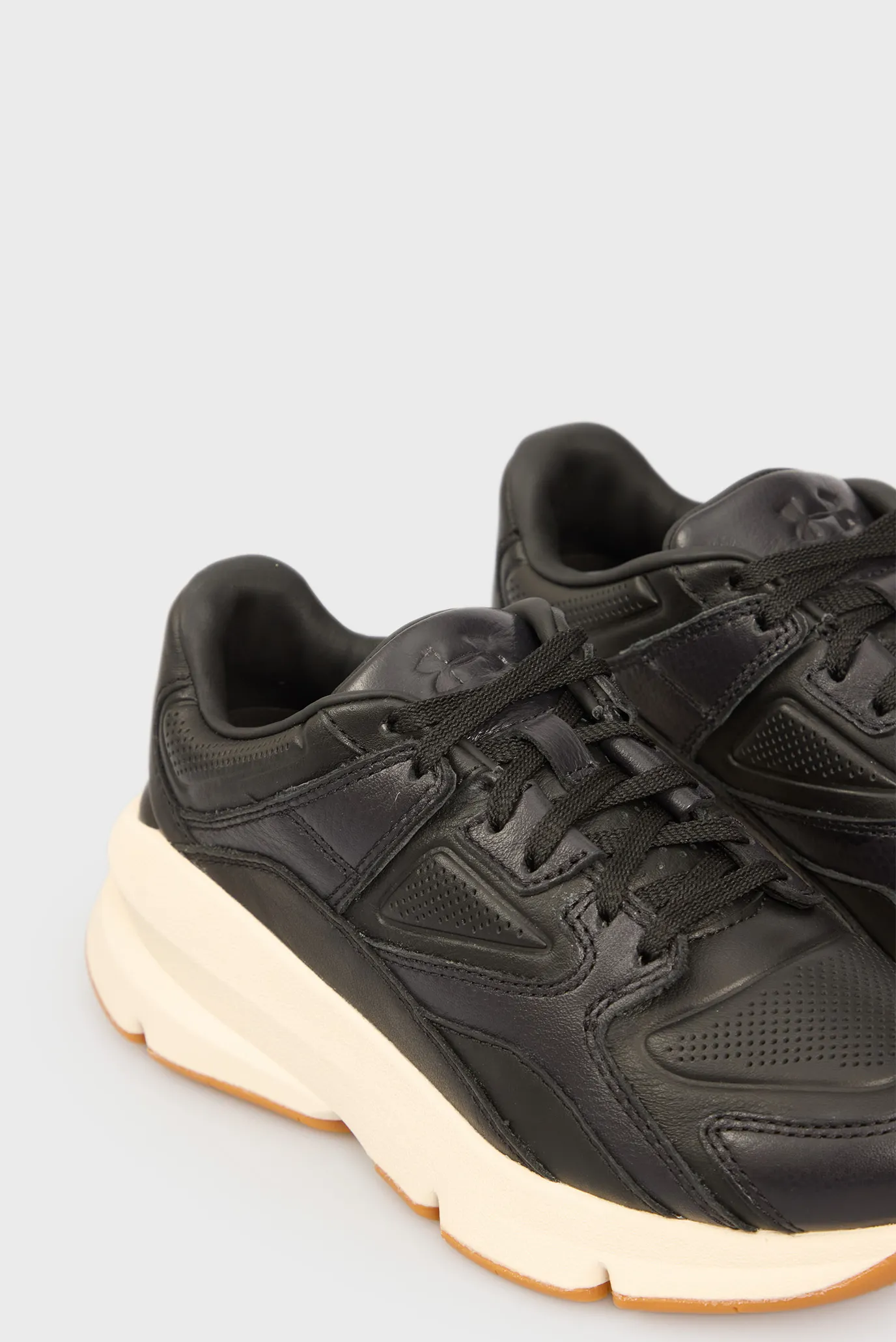 Krossovka/UA Forge 96 Luxe 2