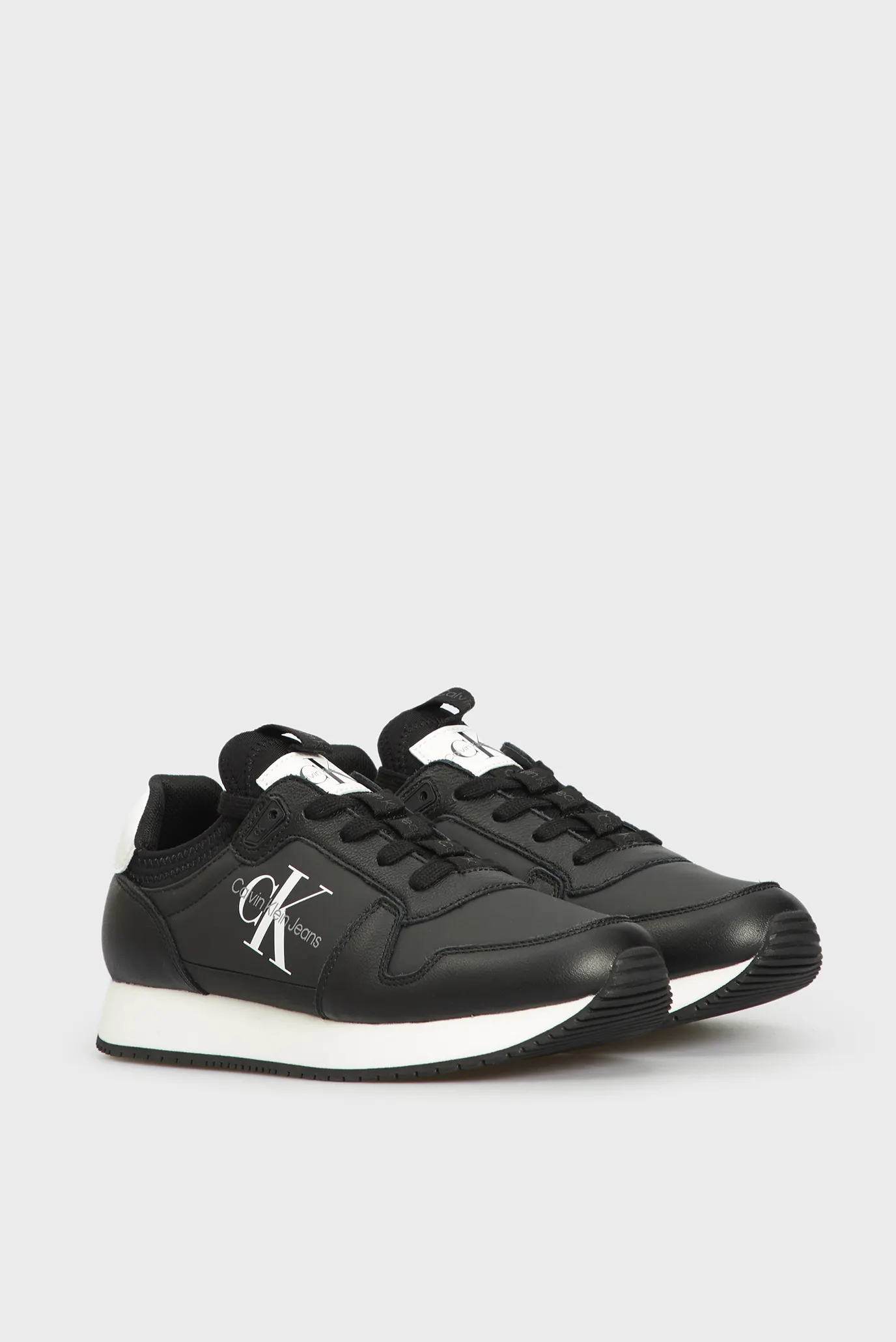 Krossovka RUNNER SOCK LACEUP ML LTH 3