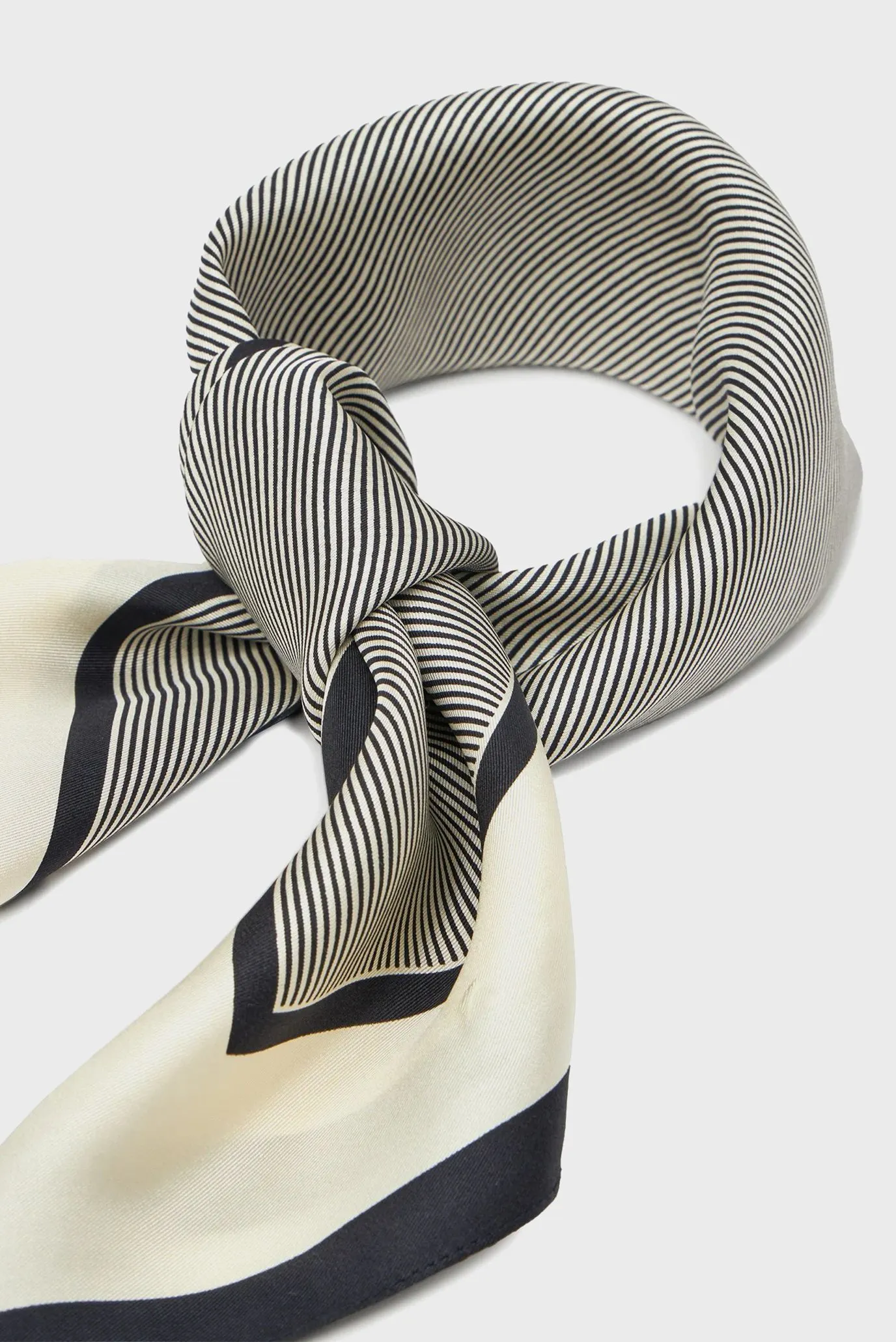 Шарф/TH ELEVATED FLAG SILK SQUARE 3