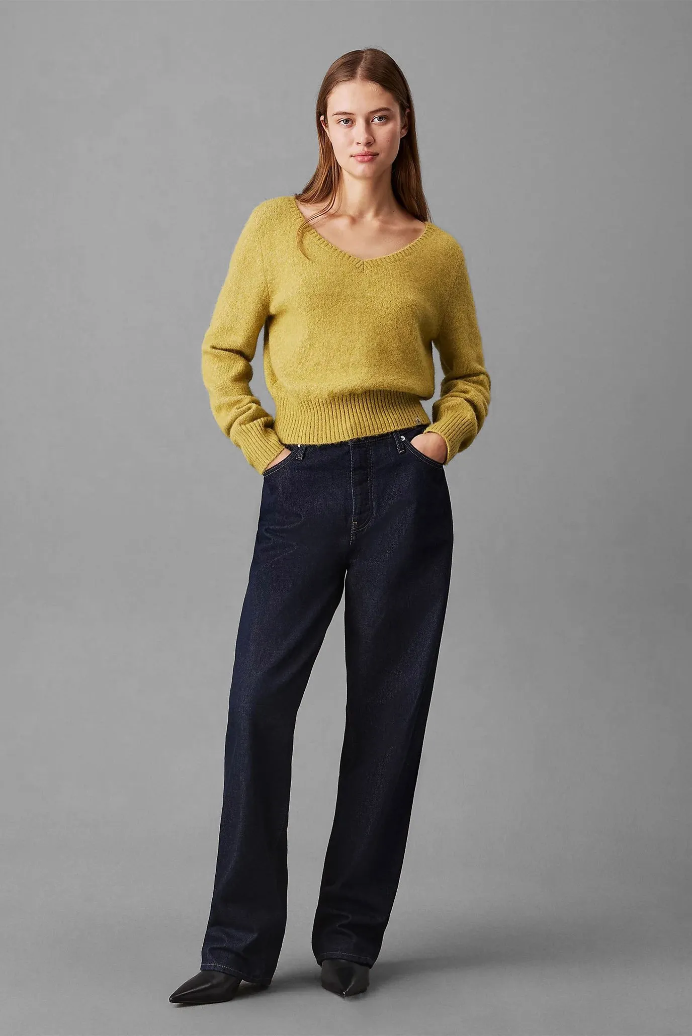 Sviter FLUFFY YARN V-NECK SWEATER 2