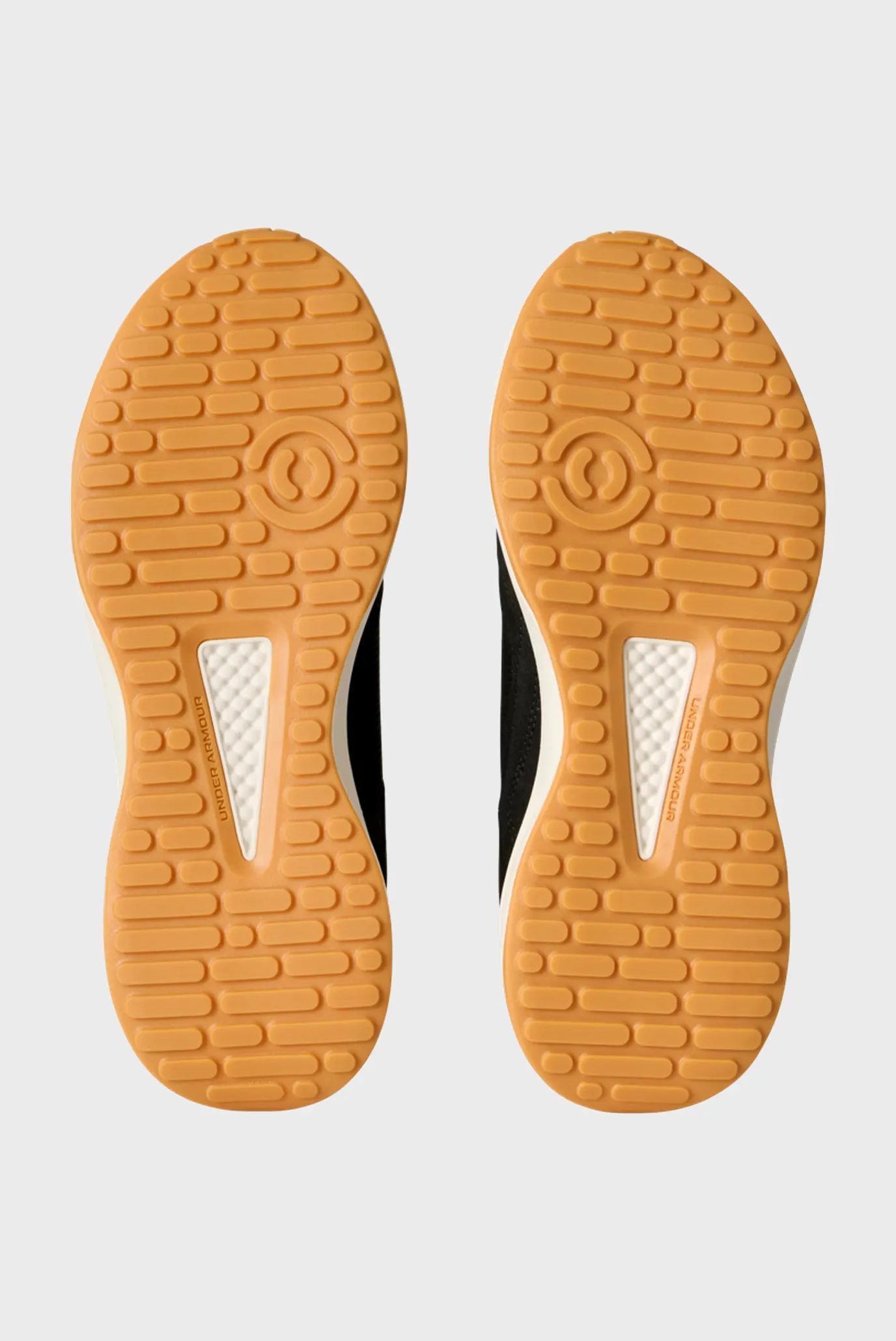 Krossovka UA Edge SUEDE 4