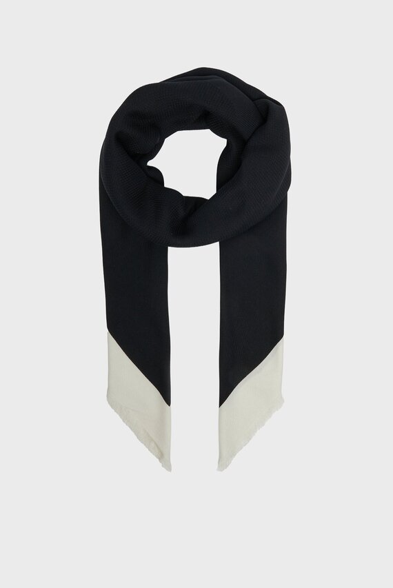Sharf BOLD LOGO CONTRAST SCARF 120x120 Calvin Klein Sharf BOLD LOGO CONTRAST SCARF 120x120 Calvin Klein