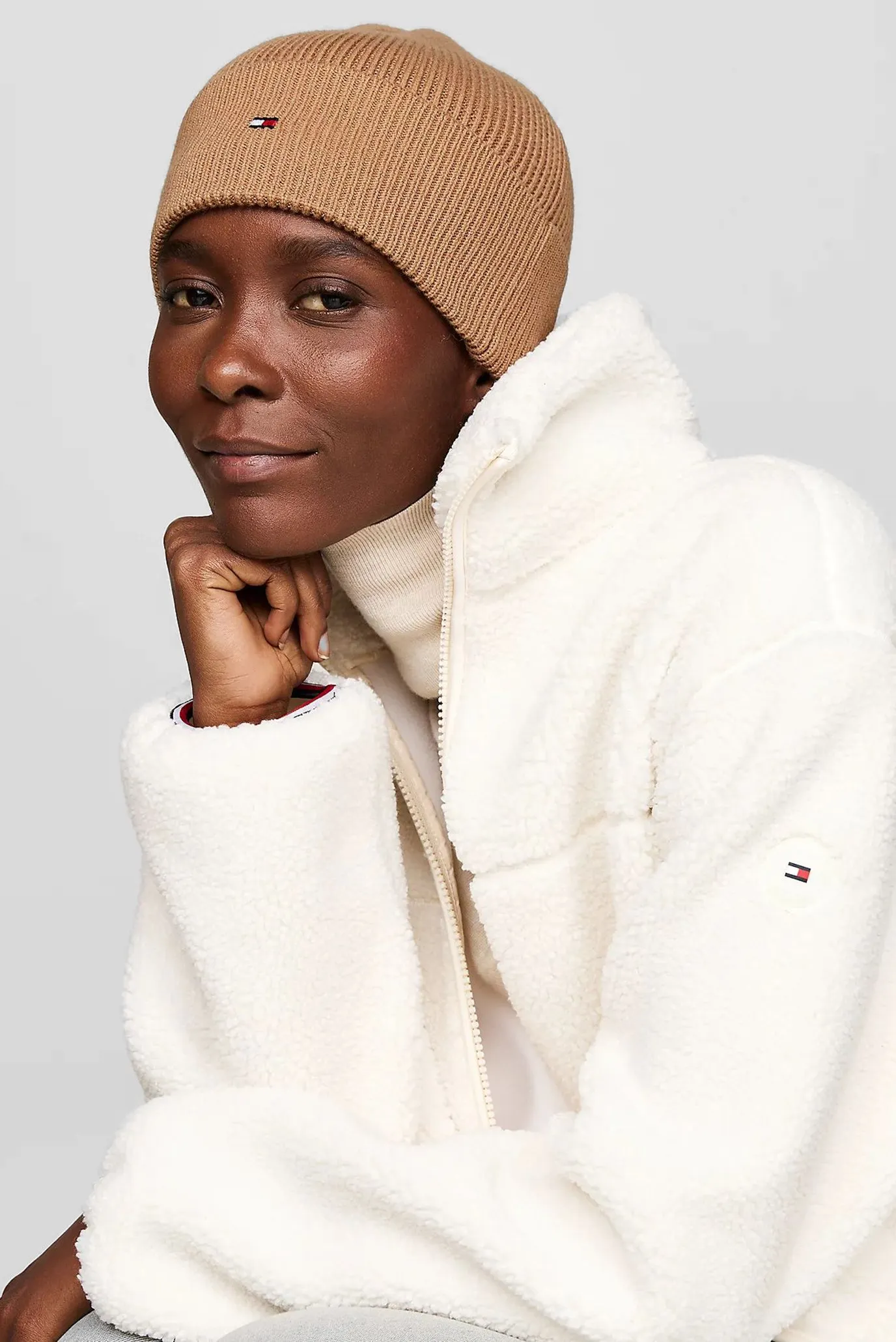 Шапка ESSENTIAL FLAG BEANIE 2