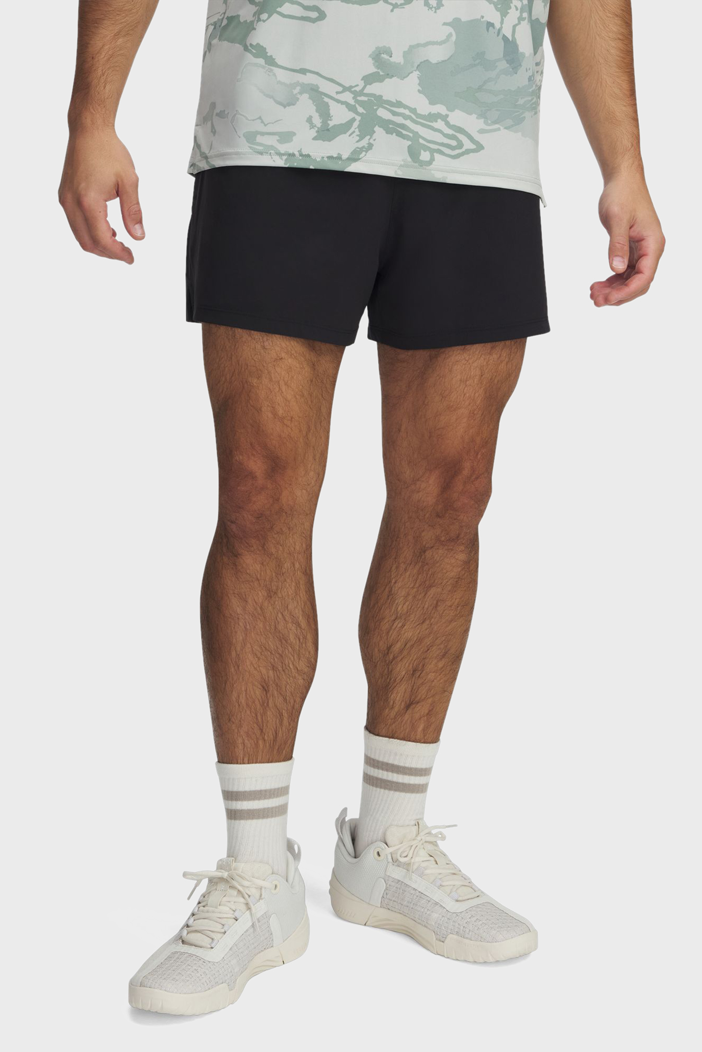 Shortik UA Meridian Woven 4 Shorts 1