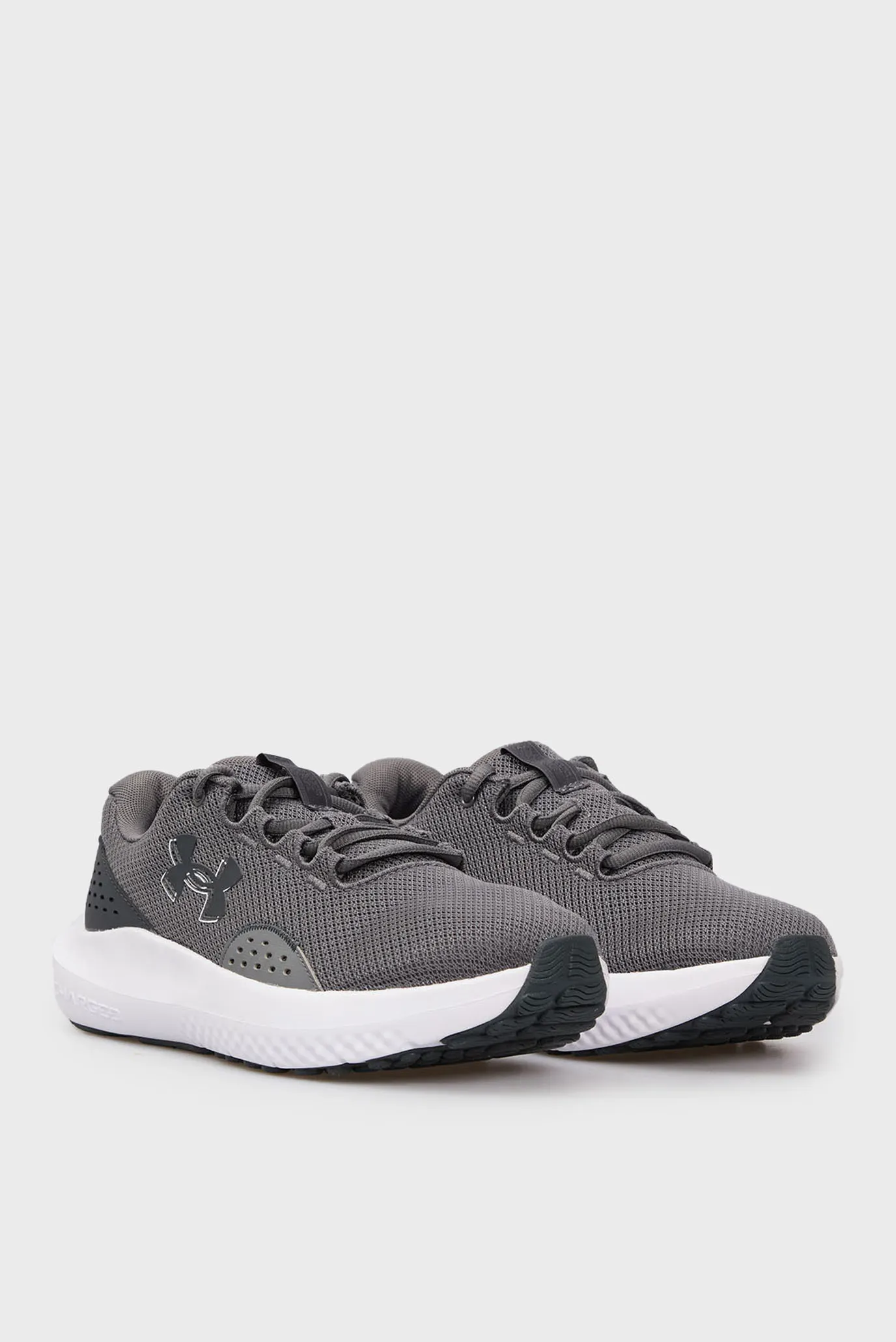 Krossovka/UA Charged Surge 4 3