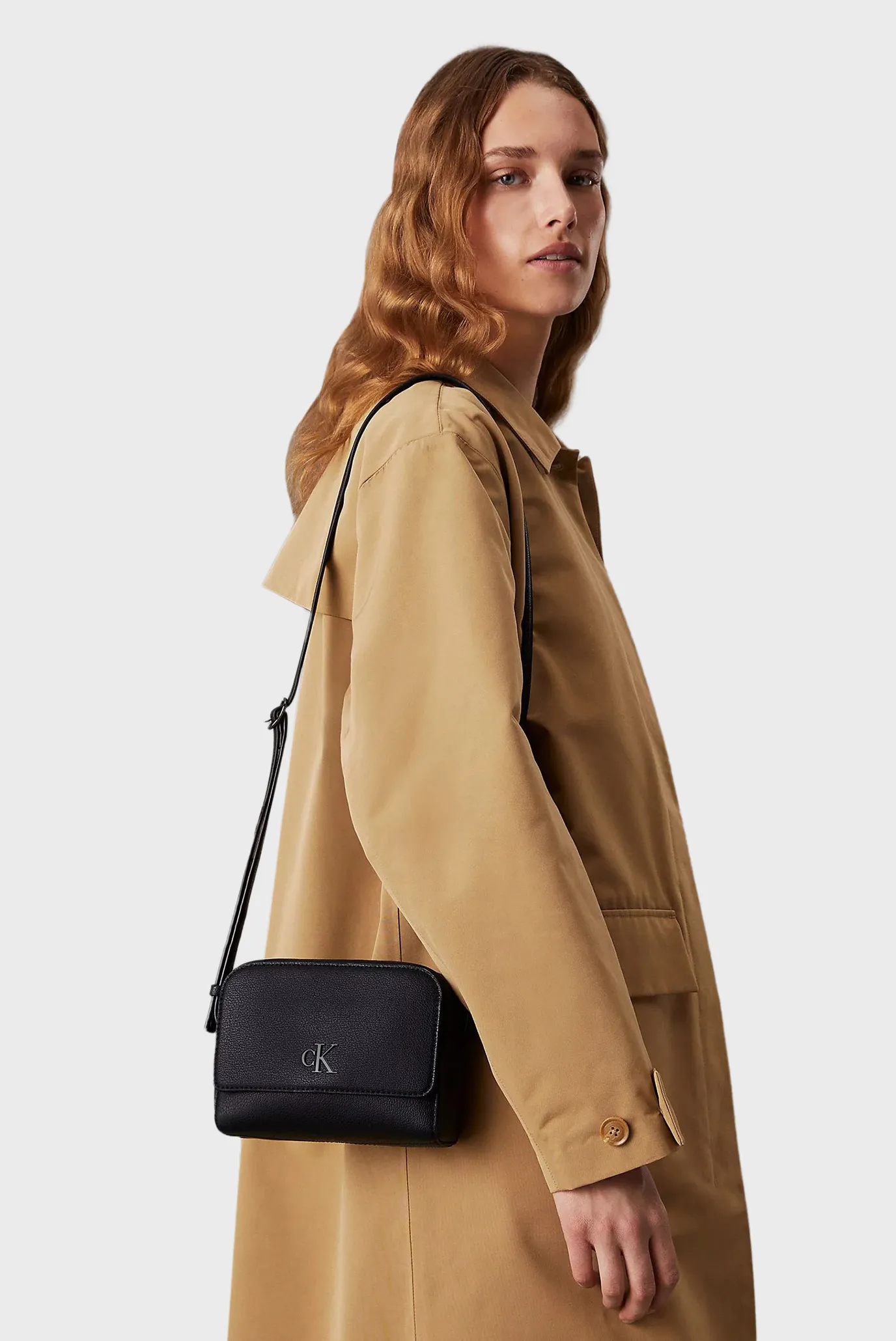 Sumka MINIMAL MONOGRAM CAMERA BAG18 2