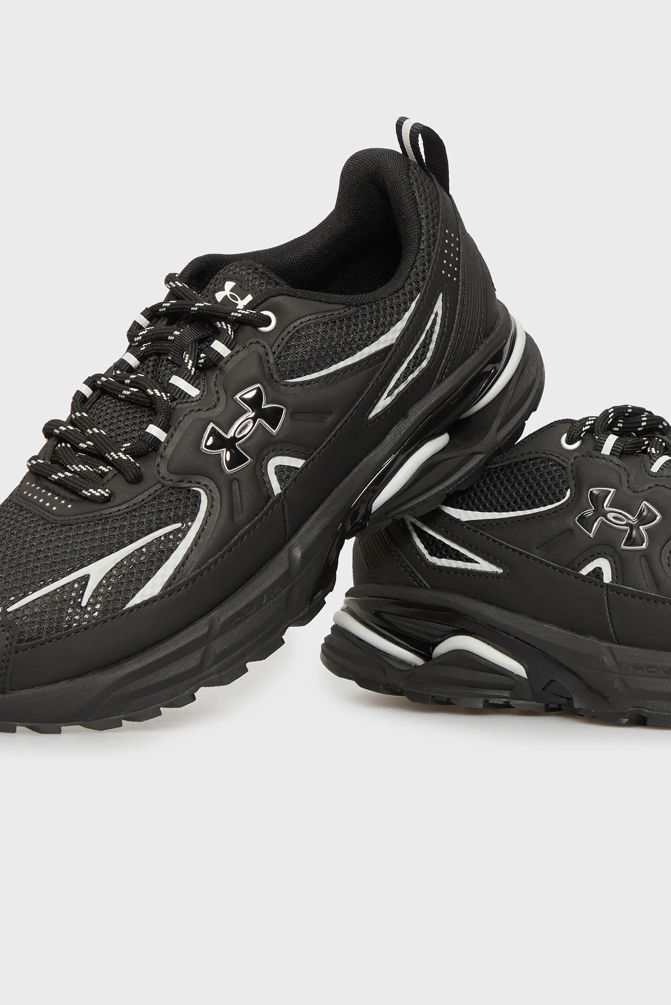 Krossovka UA Apparition Tech 2