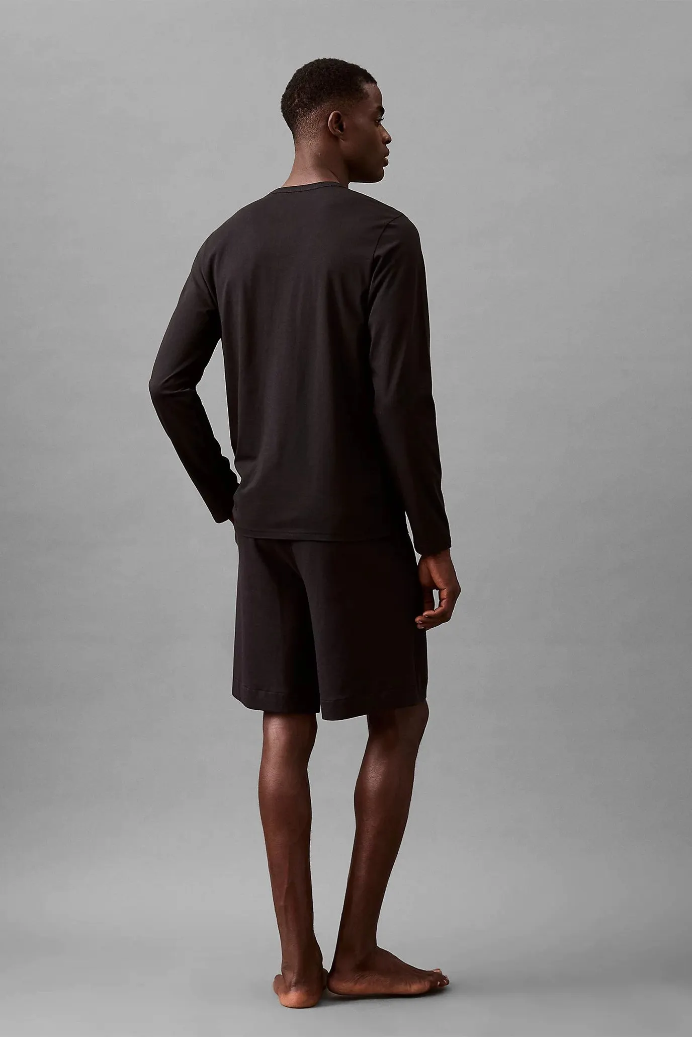 Футболка L S CREW NECK 2