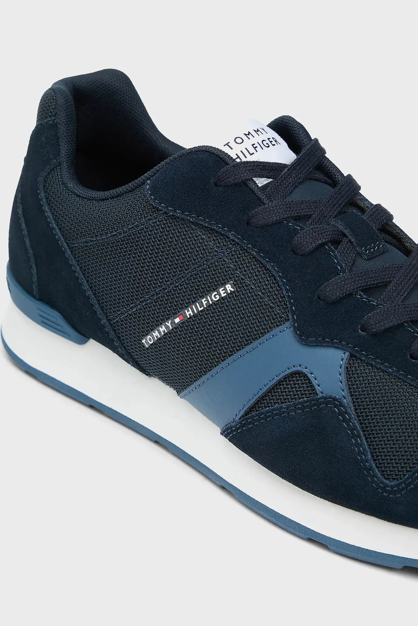 Krossovka RUNNER ICON MIX 6