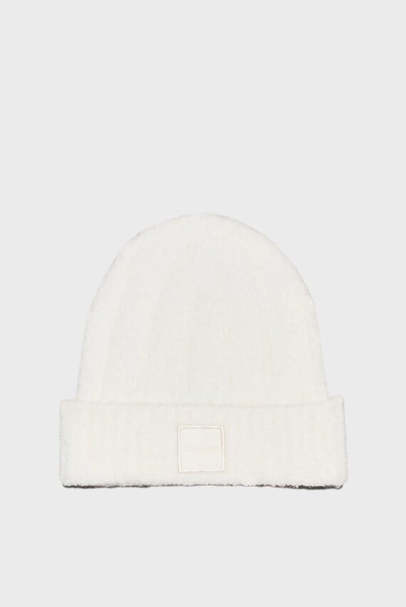 Shapka MODERN PATCH CHUNKY BEANIE Calvin Klein Shapka MODERN PATCH CHUNKY BEANIE Calvin Klein