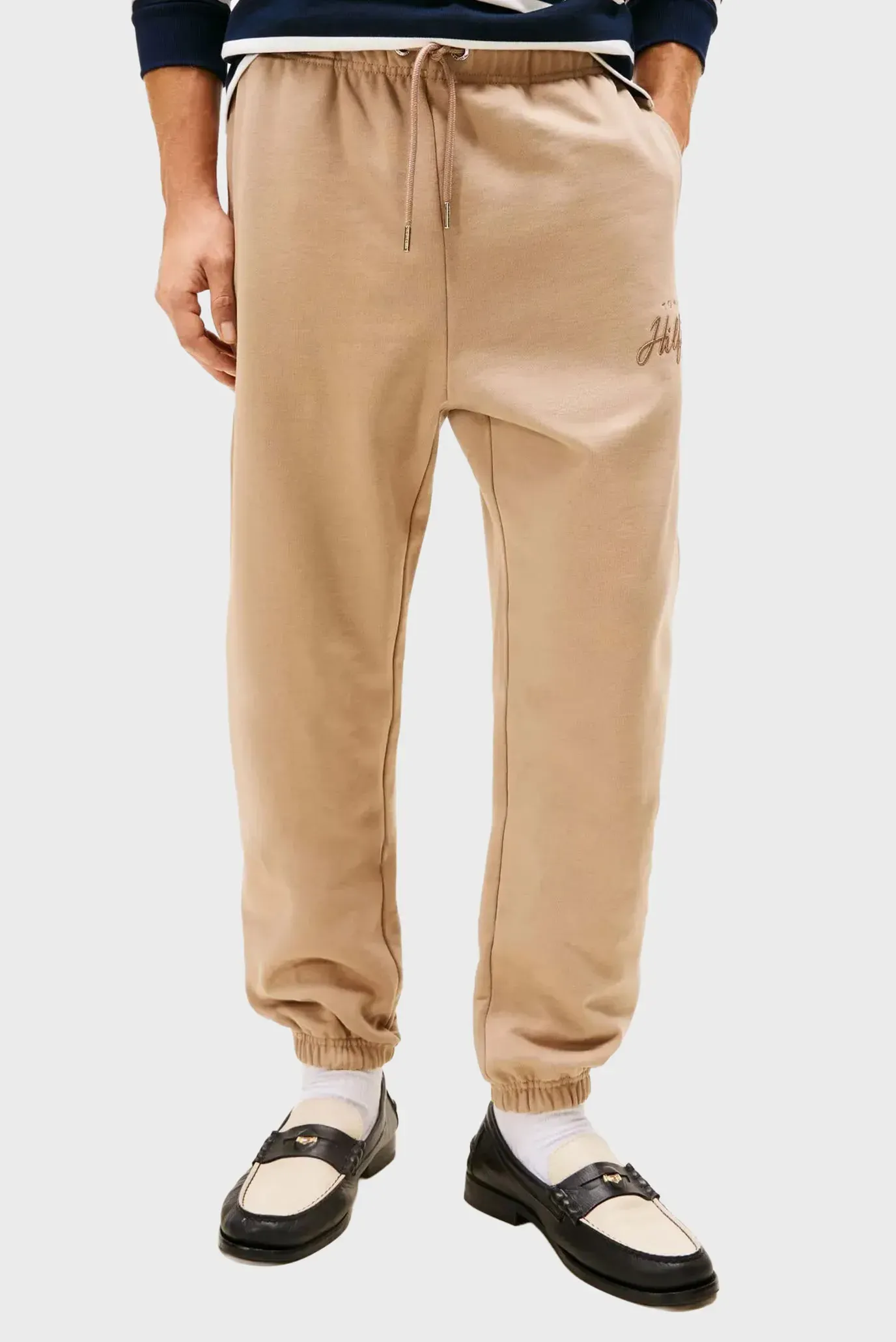 Штаны спортивные/MODERN ATH GRAPHIC SWEATPANTS 1