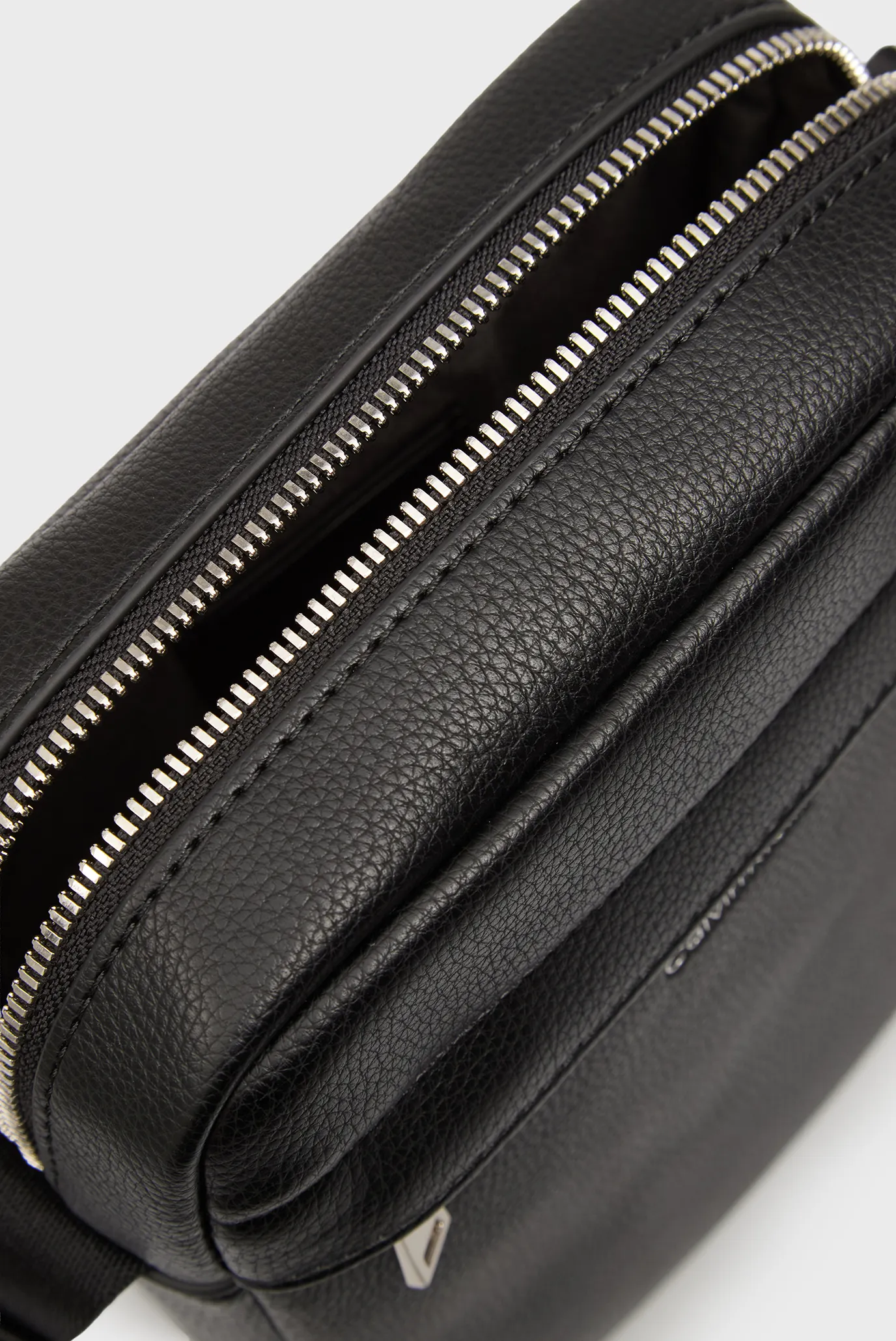 Sumka RAISED REPORTER 2