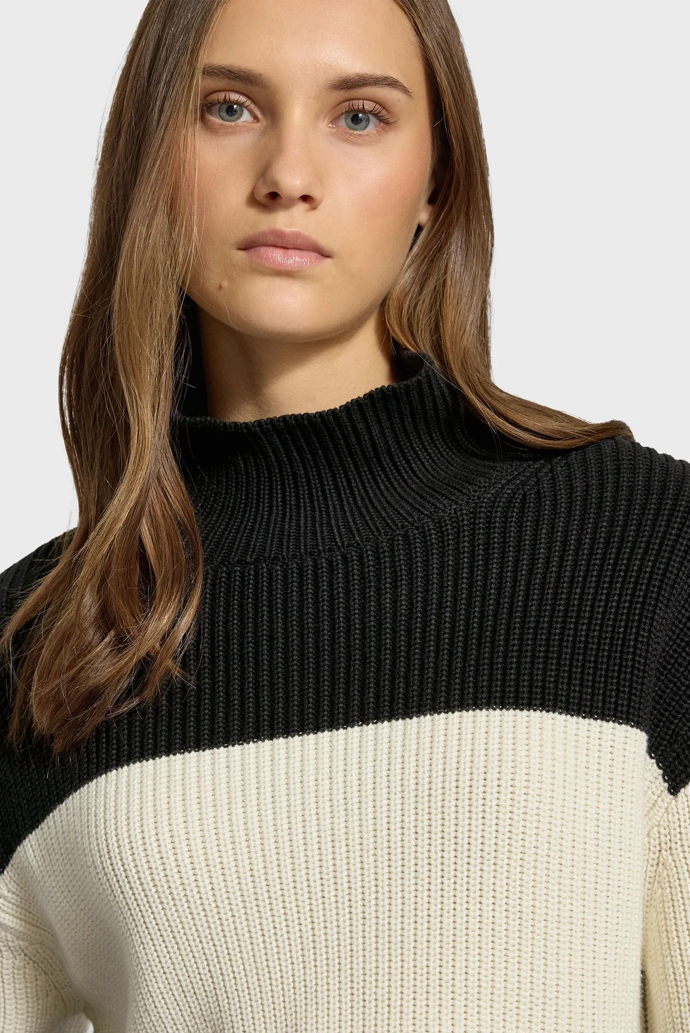 Свитер CHUNKY LOOSE HIGH NECK SWEATER 4