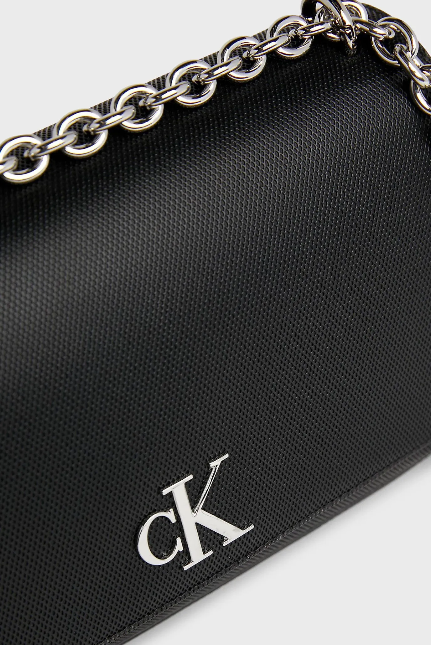 Sumka MINIMAL MONOGRAM EW FLAP CH25 T 4