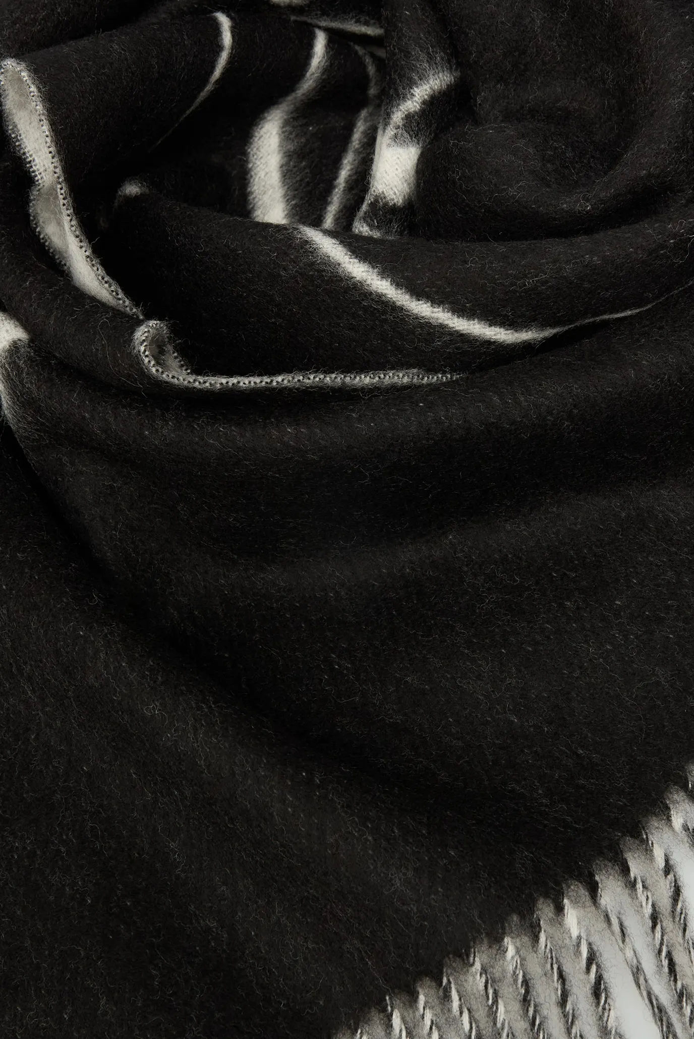 Sharf TOMMY SCRIPT LOGO SCARF 3