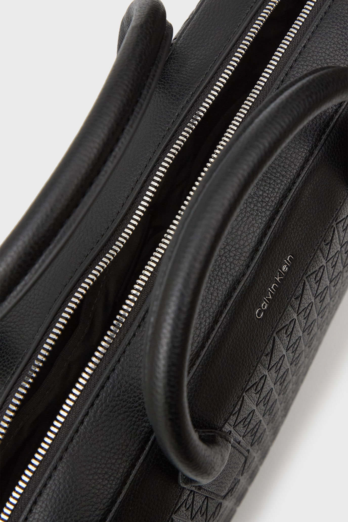 Kompyuter sumkasi EMBLEM EMBOSS COMMUTERCalvin Klein Kompyuter sumkasi EMBLEM EMBOSS COMMUTER 2