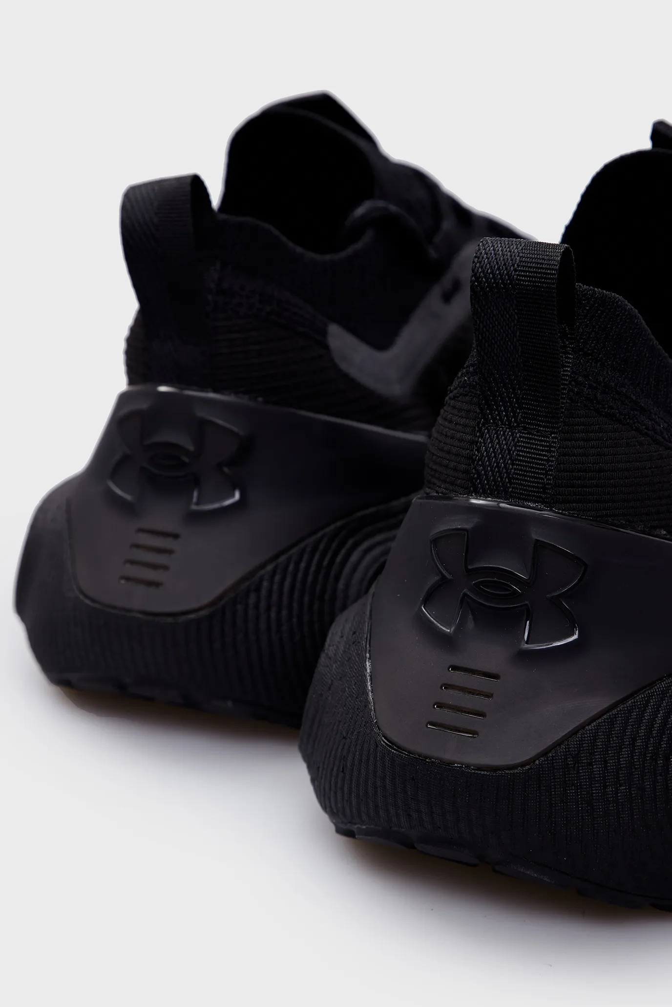 Krossovka UA Phantom 4 2