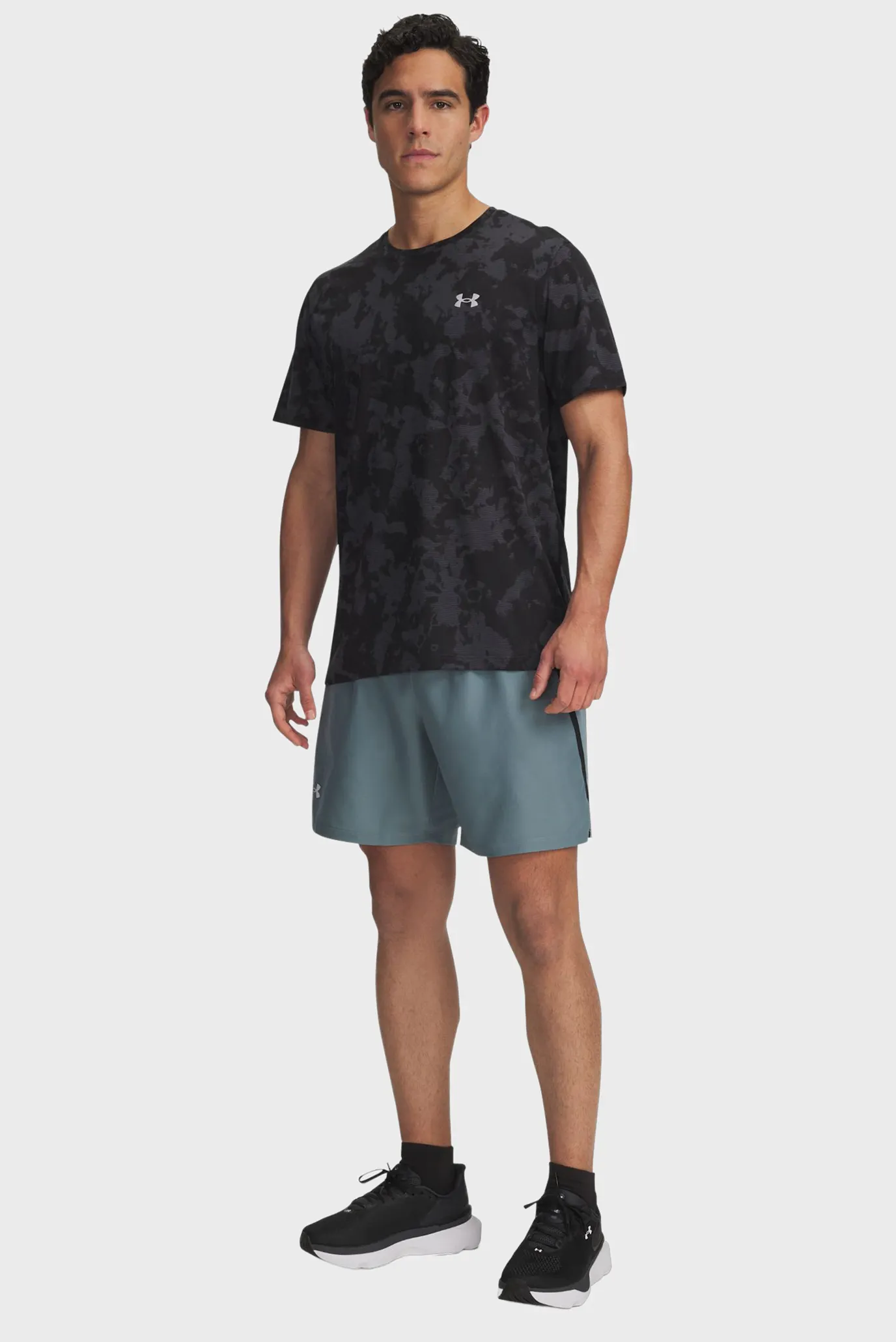 Shortik UA LAUNCH 7'' SHORTS 2