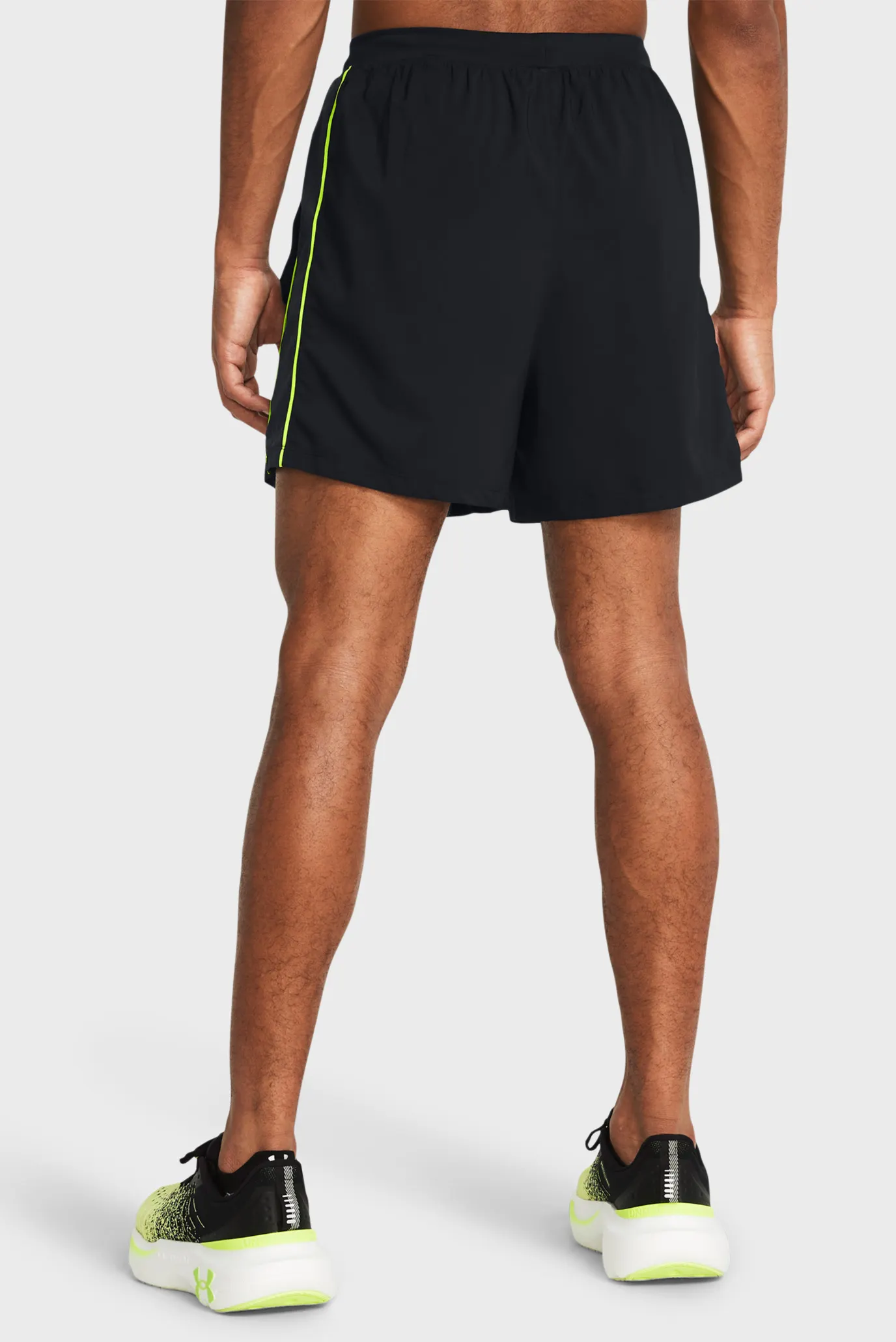 Shortik UA RUN ANYWHERE 5'' SHORTS 2