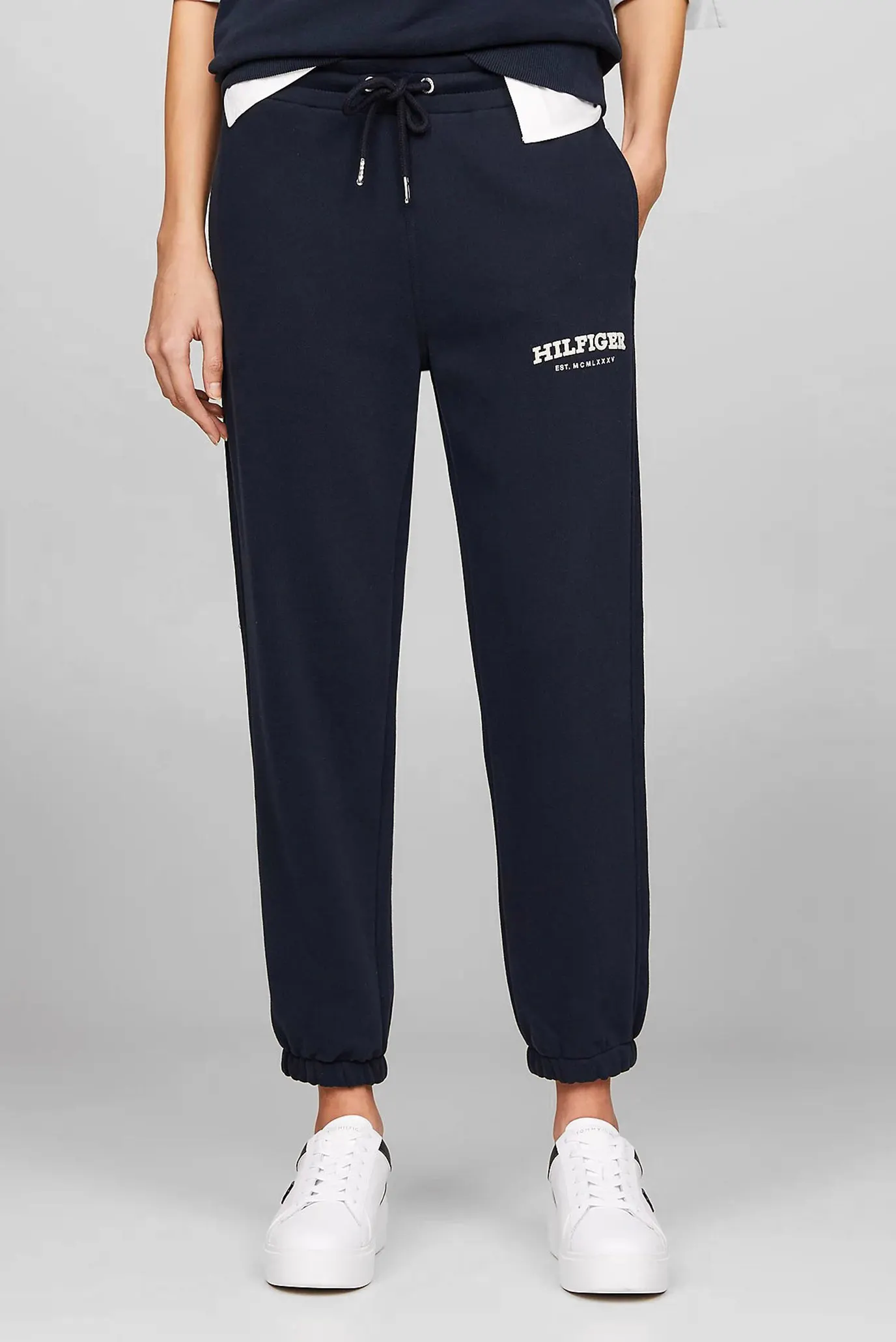 Sport shimlari REG MONOTYPE FLOCK SWEATPANTS 1