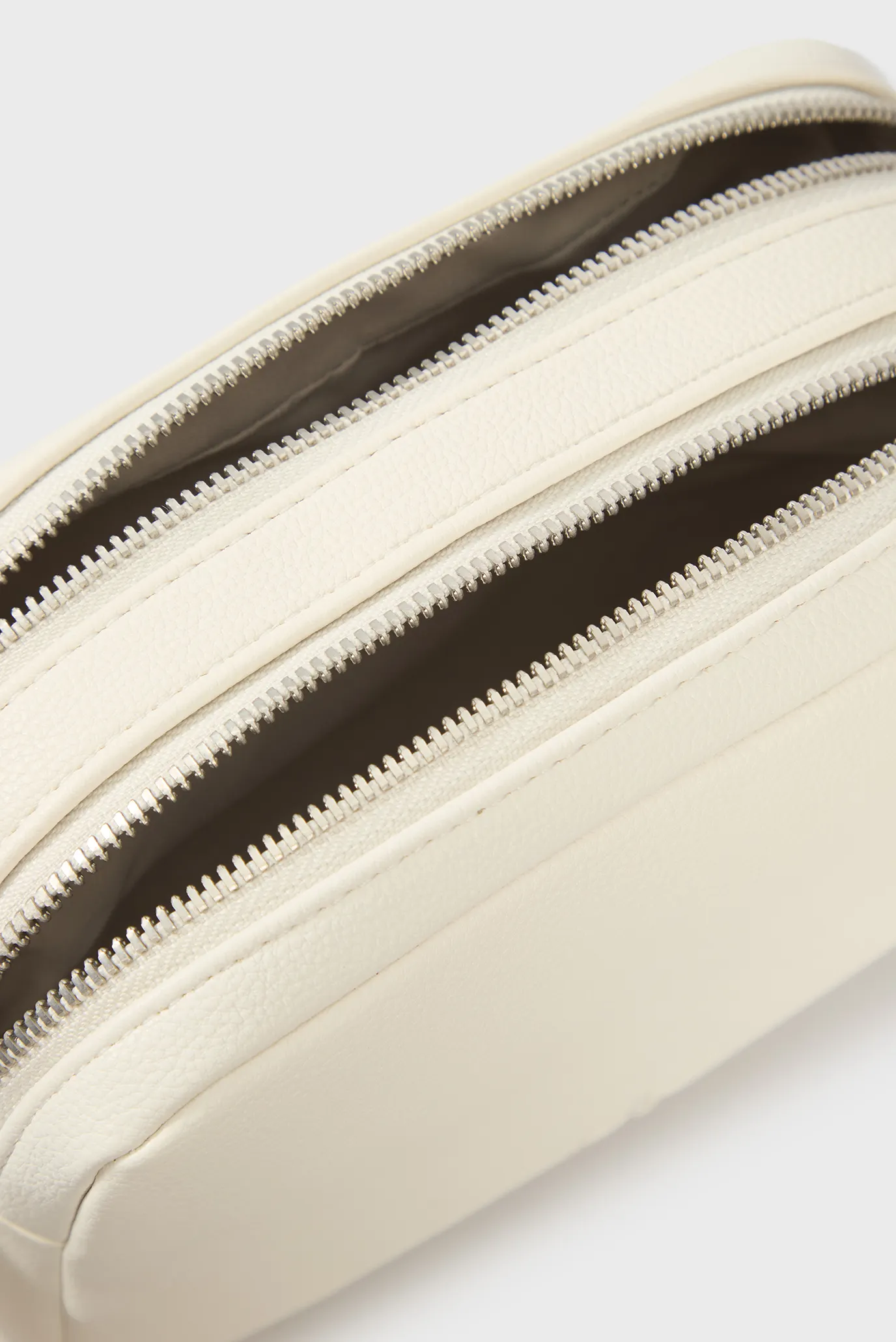 Sumka ULTRALIGHT EW DBLE ZIP CAMERA BA 2