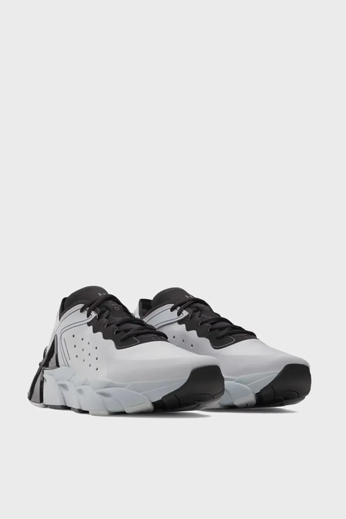 Krossovka UA Halo Trainer 2