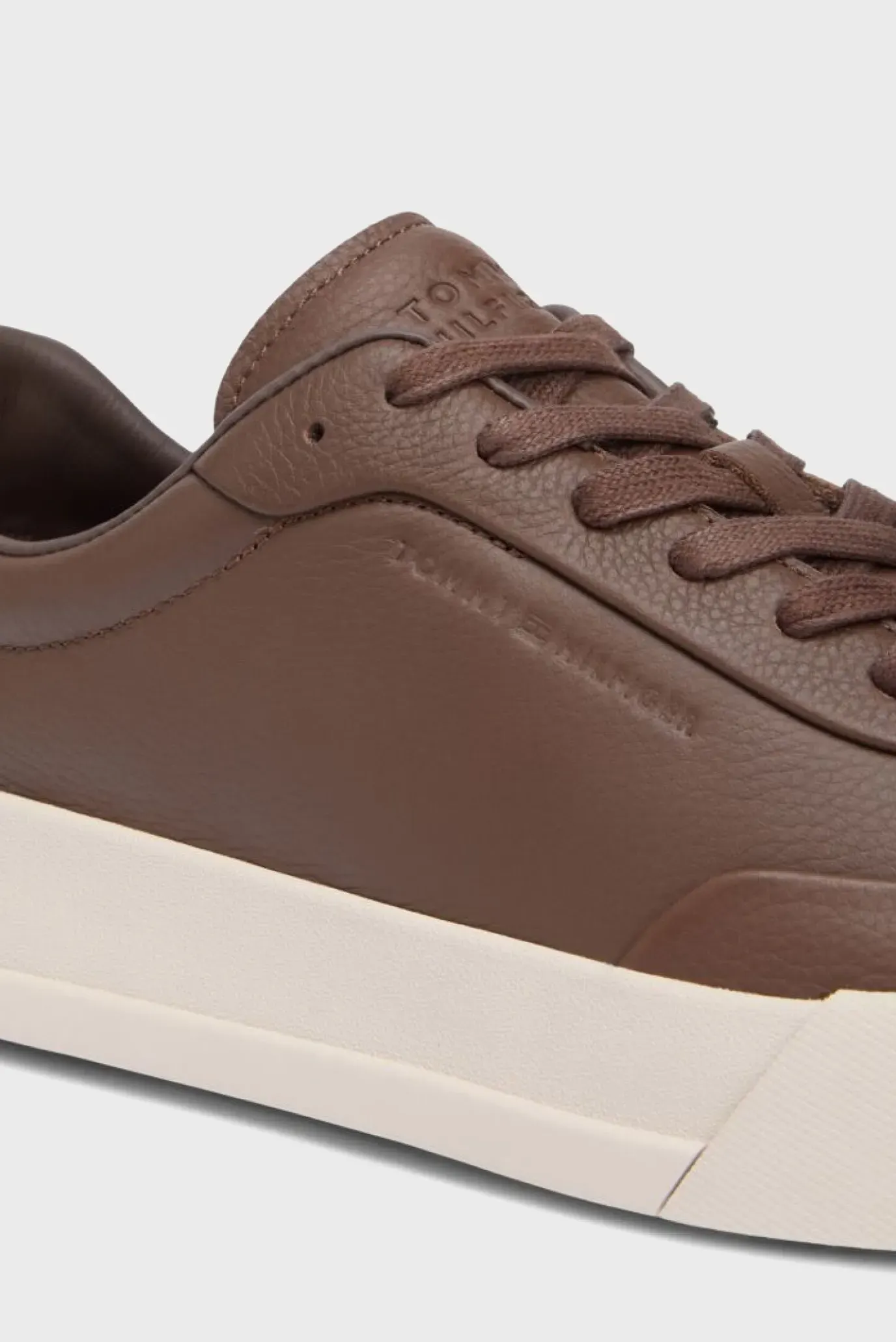 Krossovka TH COURT BEST LUX 6