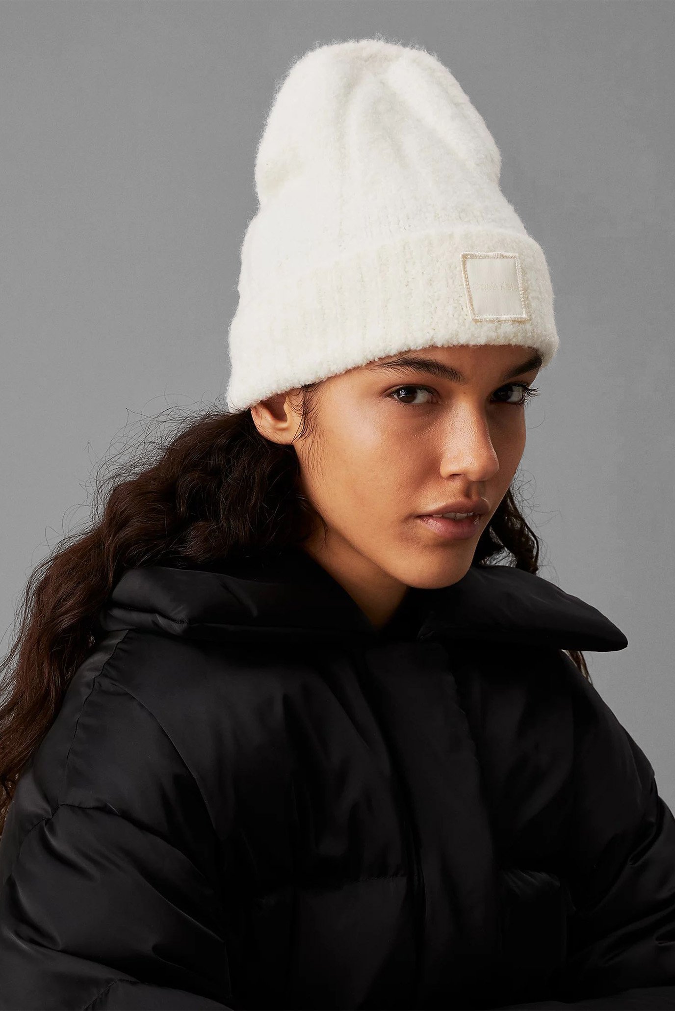 Shapka MODERN PATCH CHUNKY BEANIECalvin Klein Shapka MODERN PATCH CHUNKY BEANIE 2