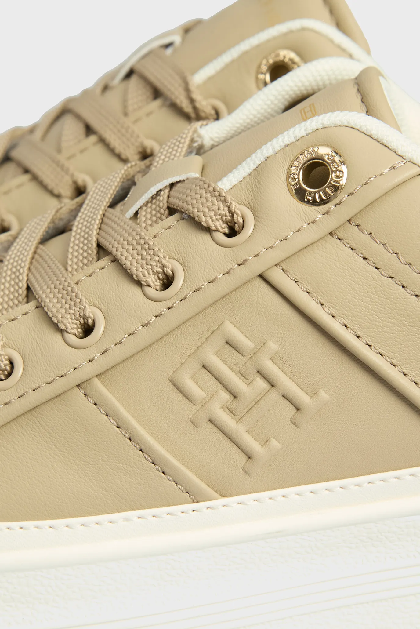 Krossovka ESSENTIAL VULC SNEAKER MONOGRAM 2